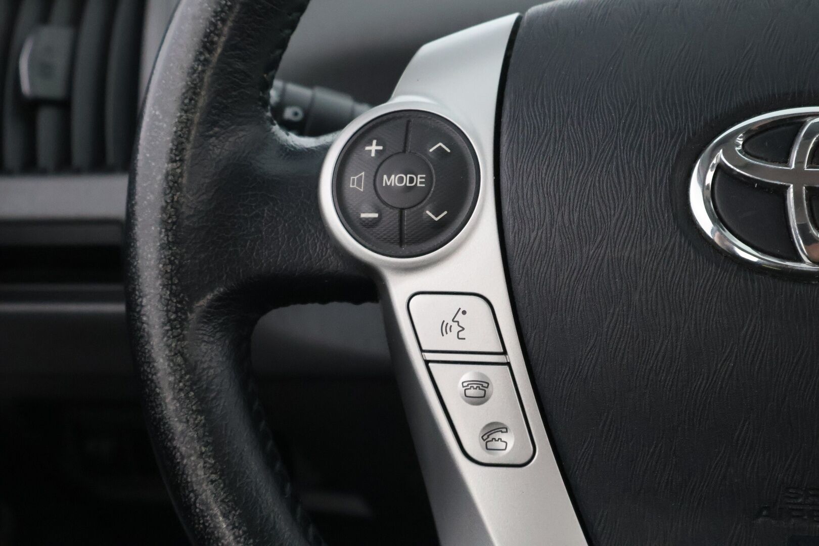 Toyota PRIUS+ 2013 1,8 Hybrid Premium * Vakkari / Navi / 7-Paikkainen / Digimittari / KeylessGo - Metalliväri / 2x Todella hyvät renkaat aluvantein / Juuri tullut Tampereelle! - HULLUT JOULUT KORKOTARJOUS 2,49% 