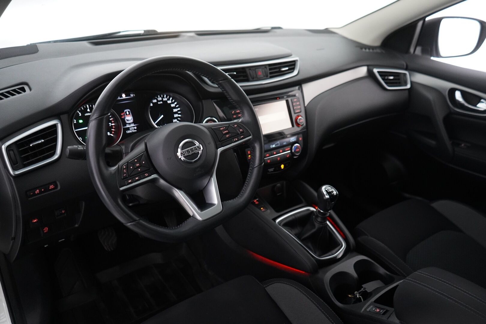 Nissan Qashqai 2018 1,2 DIG-T 115 N-Connecta 2WD Glass roof 6M/T *Lasikatto / Lohko / 360 Kamera / Keyless / Tutkat* - *1. om Suomi-auto / Juuri huollettu / Kahdet renkaat alumiinivantein!