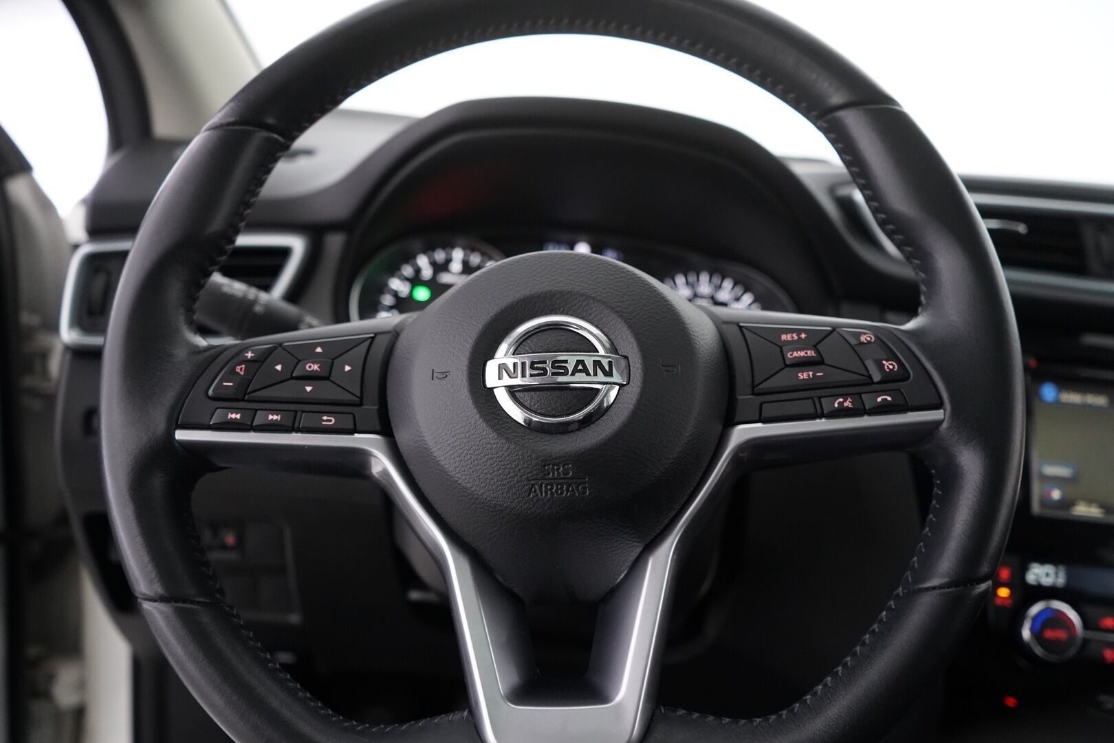 Nissan Qashqai 2018 1,2 DIG-T 115 N-Connecta 2WD Glass roof 6M/T *Lasikatto / Lohko / 360 Kamera / Keyless / Tutkat* - *1. om Suomi-auto / Juuri huollettu / Kahdet renkaat alumiinivantein!