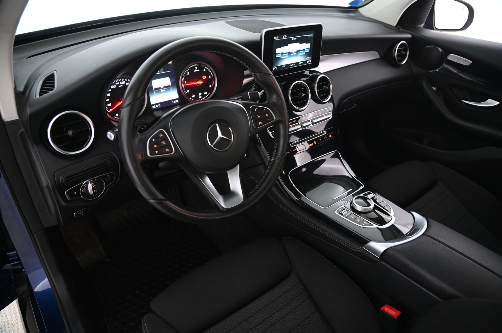 Mercedes-Benz GLC 2018 250 d 4Matic A Suomi Edition - 1-omisteinen Suomi-auto | Merkkihuollettu | Koukku | Webasto | IHC+ | P.Kamera | 2x renkaat&alumiinivanteet