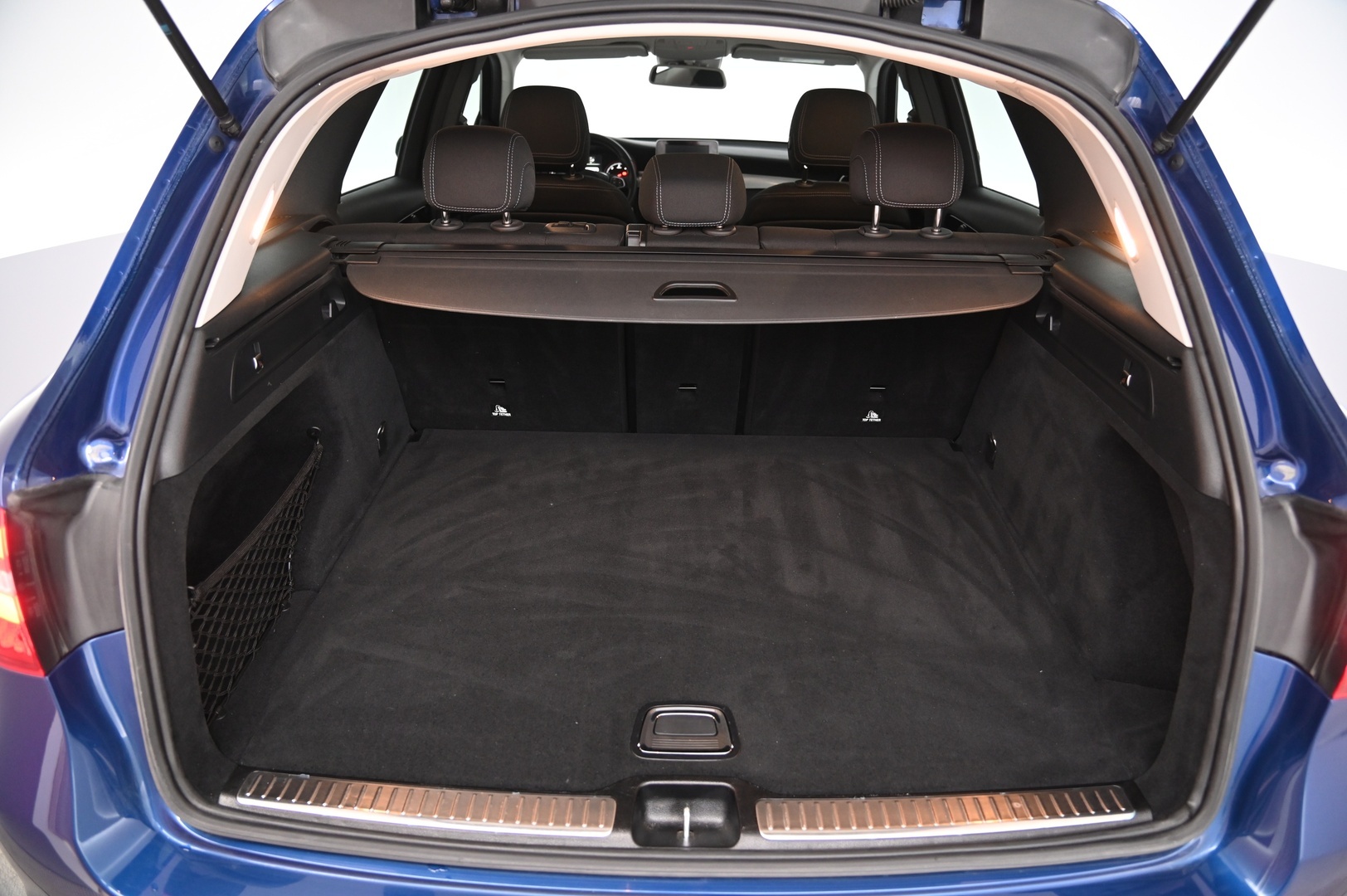 Mercedes-Benz GLC 2018 250 d 4Matic A Suomi Edition - 1-omisteinen Suomi-auto | Merkkihuollettu | Koukku | Webasto | IHC+ | P.Kamera | 2x renkaat&alumiinivanteet