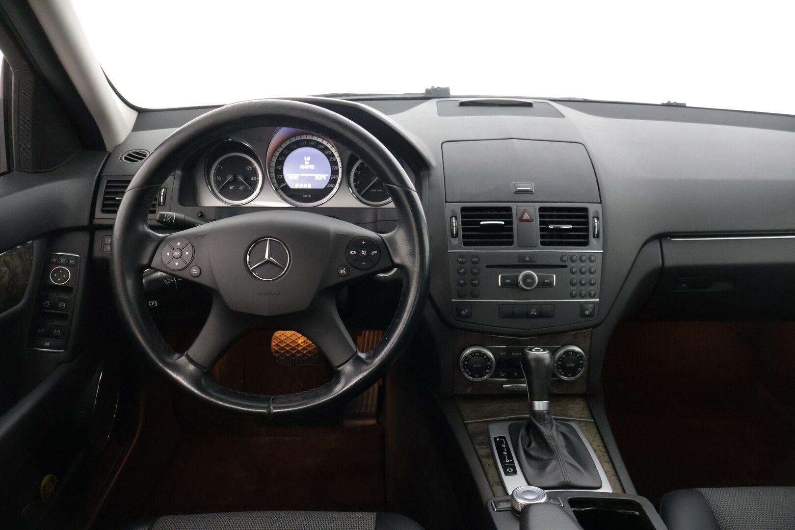Mercedes-Benz C 2010 C 200 CGI Sedan A Avantgarde * P-tutka / Vakkari / Sähköiset etupenkit * - * Hyvin huollettu Avantgarde Mersu maltillisilla kilometreillä *