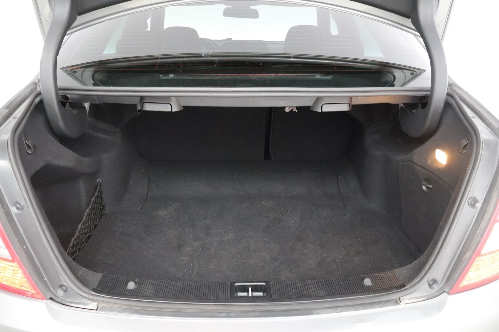 Mercedes-Benz C 2010 C 200 CGI Sedan A Avantgarde * P-tutka / Vakkari / Sähköiset etupenkit * - * Hyvin huollettu Avantgarde Mersu maltillisilla kilometreillä *