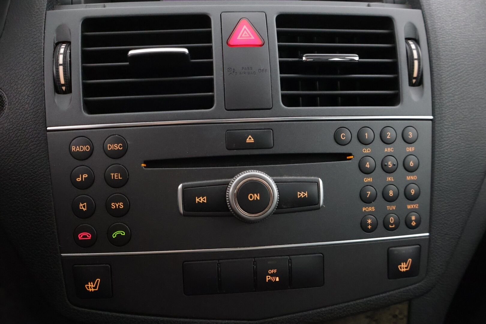Mercedes-Benz C 2010 C 200 CGI Sedan A Avantgarde * P-tutka / Vakkari / Sähköiset etupenkit * - * Hyvin huollettu Avantgarde Mersu maltillisilla kilometreillä *