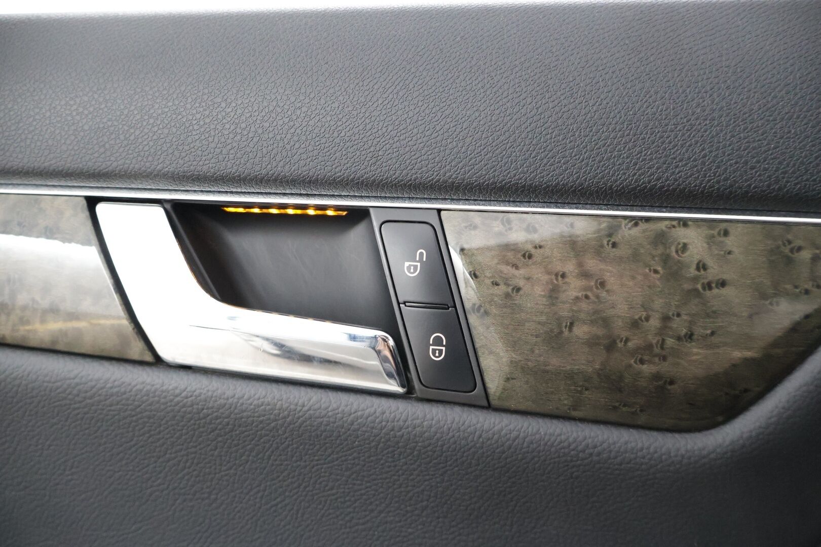 Mercedes-Benz C 2010 C 200 CGI Sedan A Avantgarde * P-tutka / Vakkari / Sähköiset etupenkit * - * Hyvin huollettu Avantgarde Mersu maltillisilla kilometreillä *