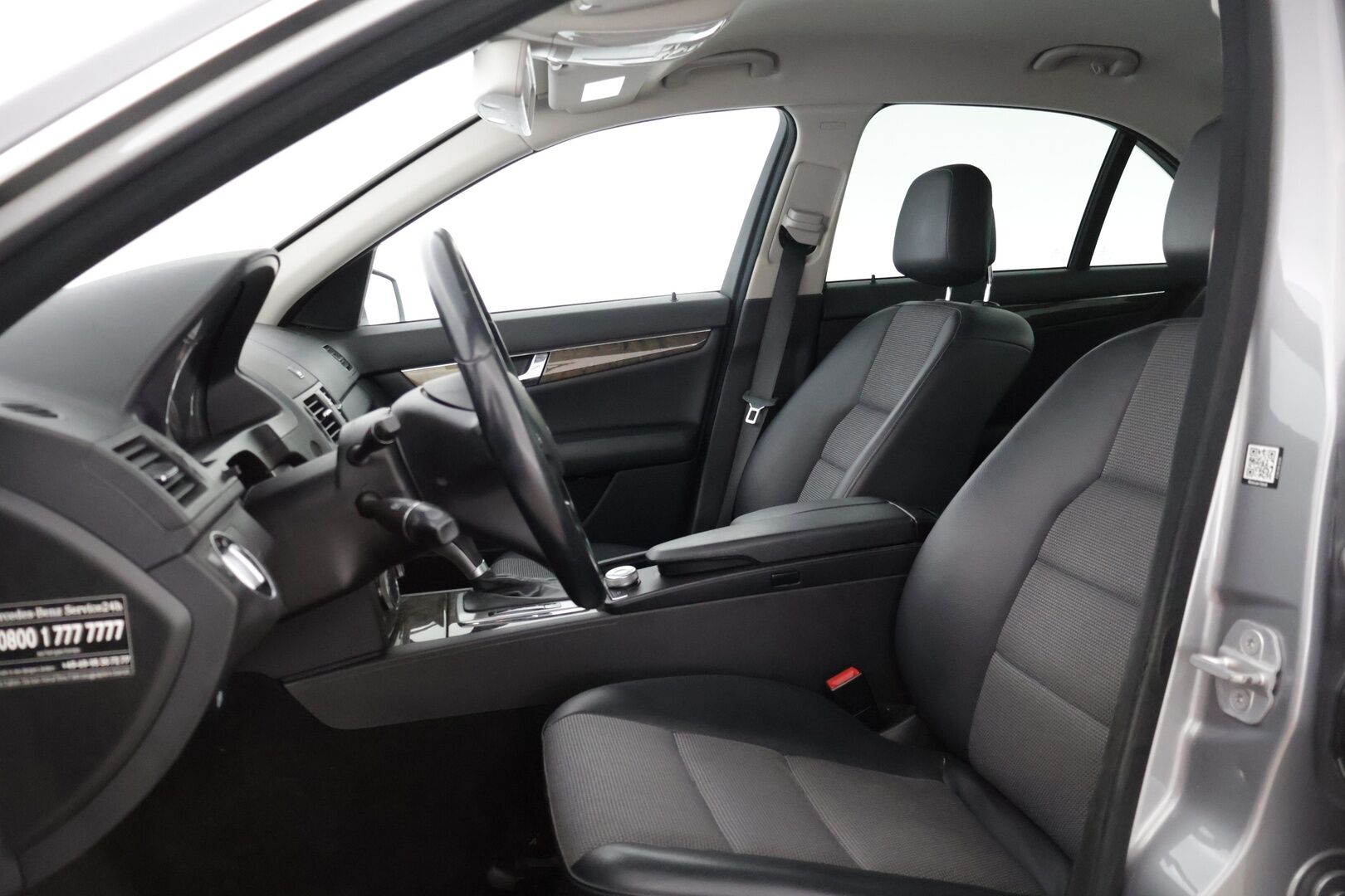 Mercedes-Benz C 2010 C 200 CGI Sedan A Avantgarde * P-tutka / Vakkari / Sähköiset etupenkit * - * Hyvin huollettu Avantgarde Mersu maltillisilla kilometreillä *