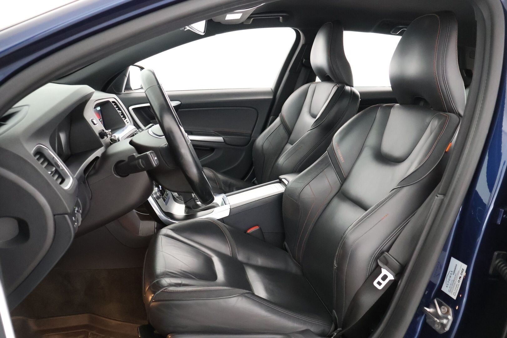 Volvo V60 2015 D4 Ocean Race aut - Webasto | Vakkari | Nahat | Tutkat | Lohkolämmitin | Digimittaristo | VOC 