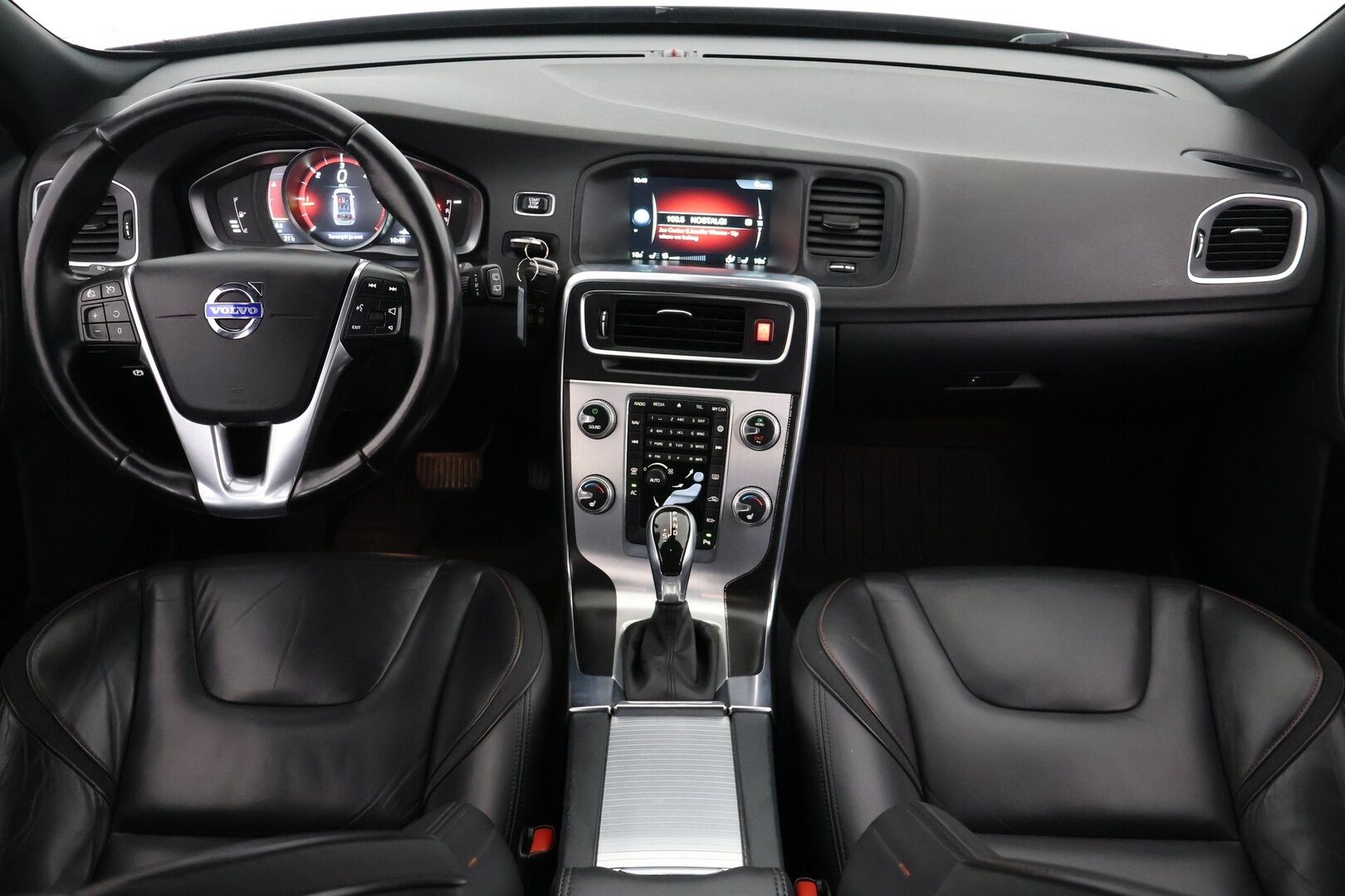 Volvo V60 2015 D4 Ocean Race aut - Webasto | Vakkari | Nahat | Tutkat | Lohkolämmitin | Digimittaristo | VOC 