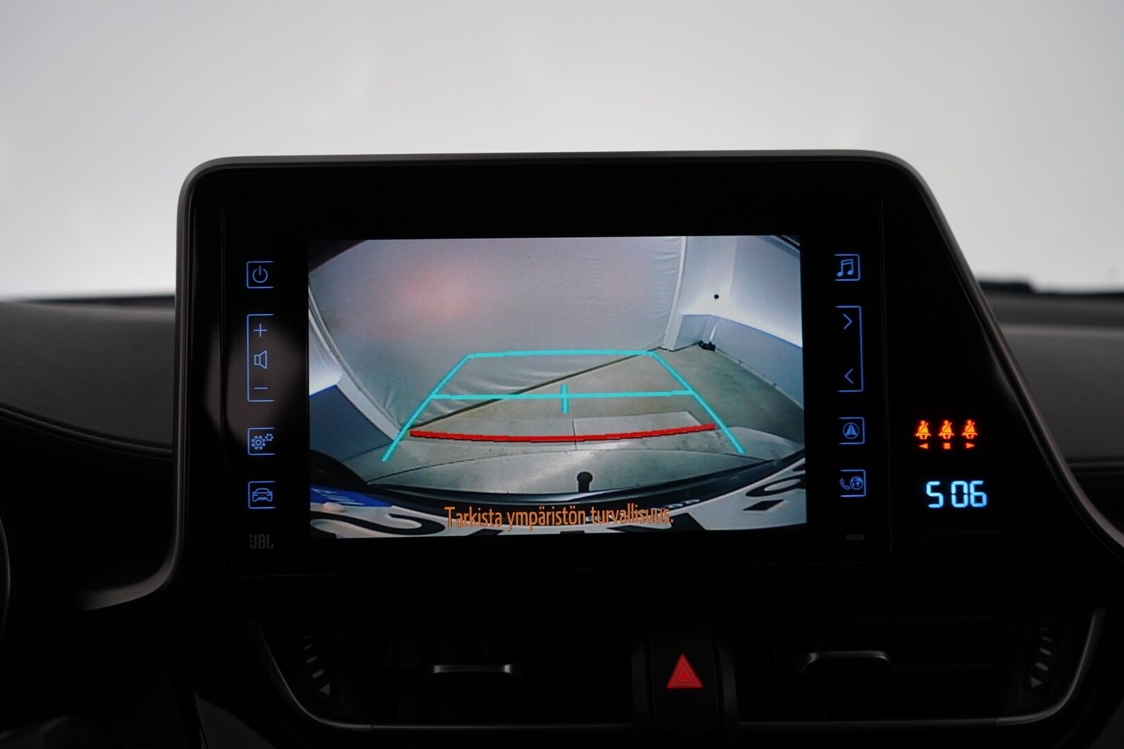 Toyota C-HR 2018 1.8 Hybrid Premium * ACC / JBL / Vetokoukku / Keyless / IPA / Sporttipenkki / Peruutuskamera * - Suomi-auto / Merkkihuollettu / 2x Toyotan vanteet / Huippuvarusteltu