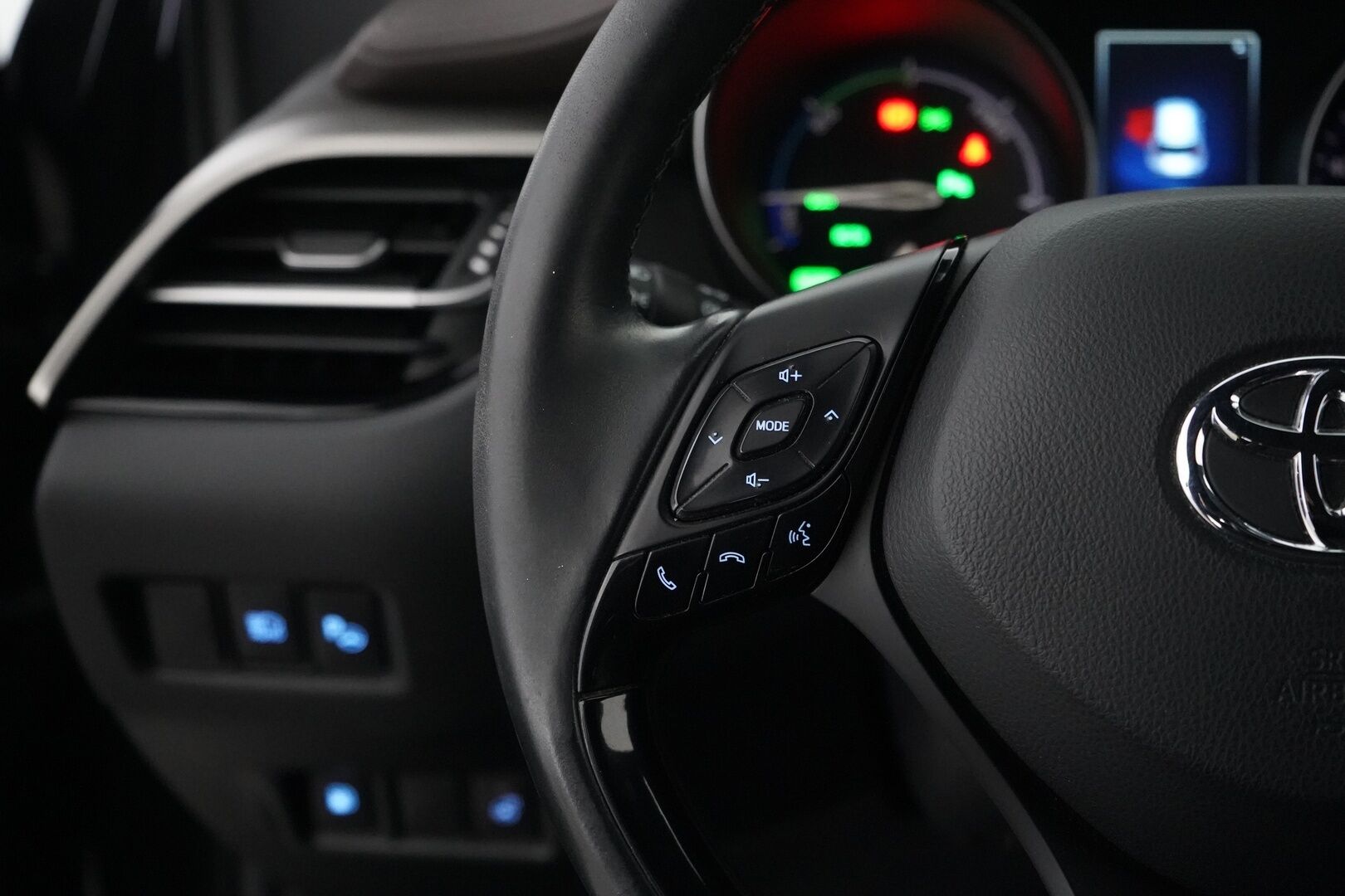 Toyota C-HR 2018 1.8 Hybrid Premium * ACC / JBL / Vetokoukku / Keyless / IPA / Sporttipenkki / Peruutuskamera * - Suomi-auto / Merkkihuollettu / 2x Toyotan vanteet / Huippuvarusteltu