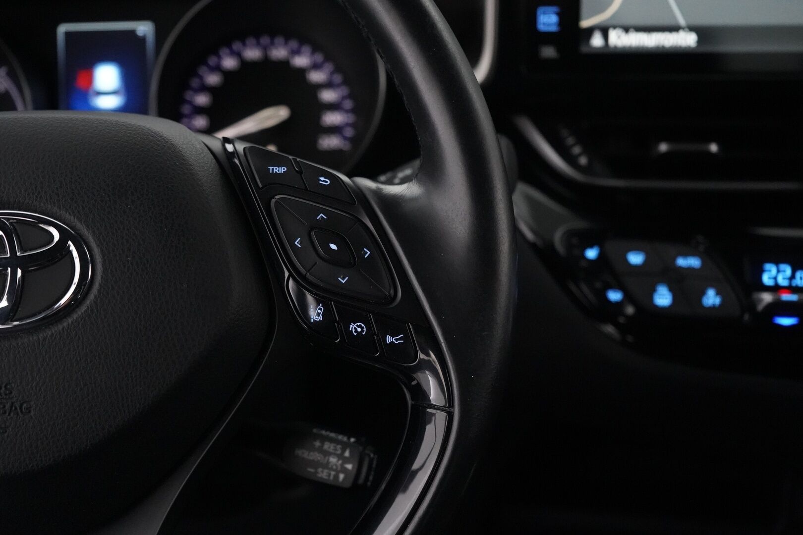 Toyota C-HR 2018 1.8 Hybrid Premium * ACC / JBL / Vetokoukku / Keyless / IPA / Sporttipenkki / Peruutuskamera * - Suomi-auto / Merkkihuollettu / 2x Toyotan vanteet / Huippuvarusteltu