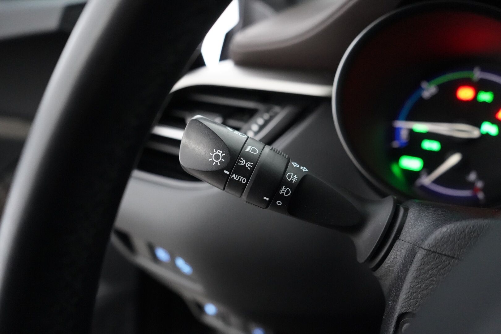 Toyota C-HR 2018 1.8 Hybrid Premium * ACC / JBL / Vetokoukku / Keyless / IPA / Sporttipenkki / Peruutuskamera * - Suomi-auto / Merkkihuollettu / 2x Toyotan vanteet / Huippuvarusteltu