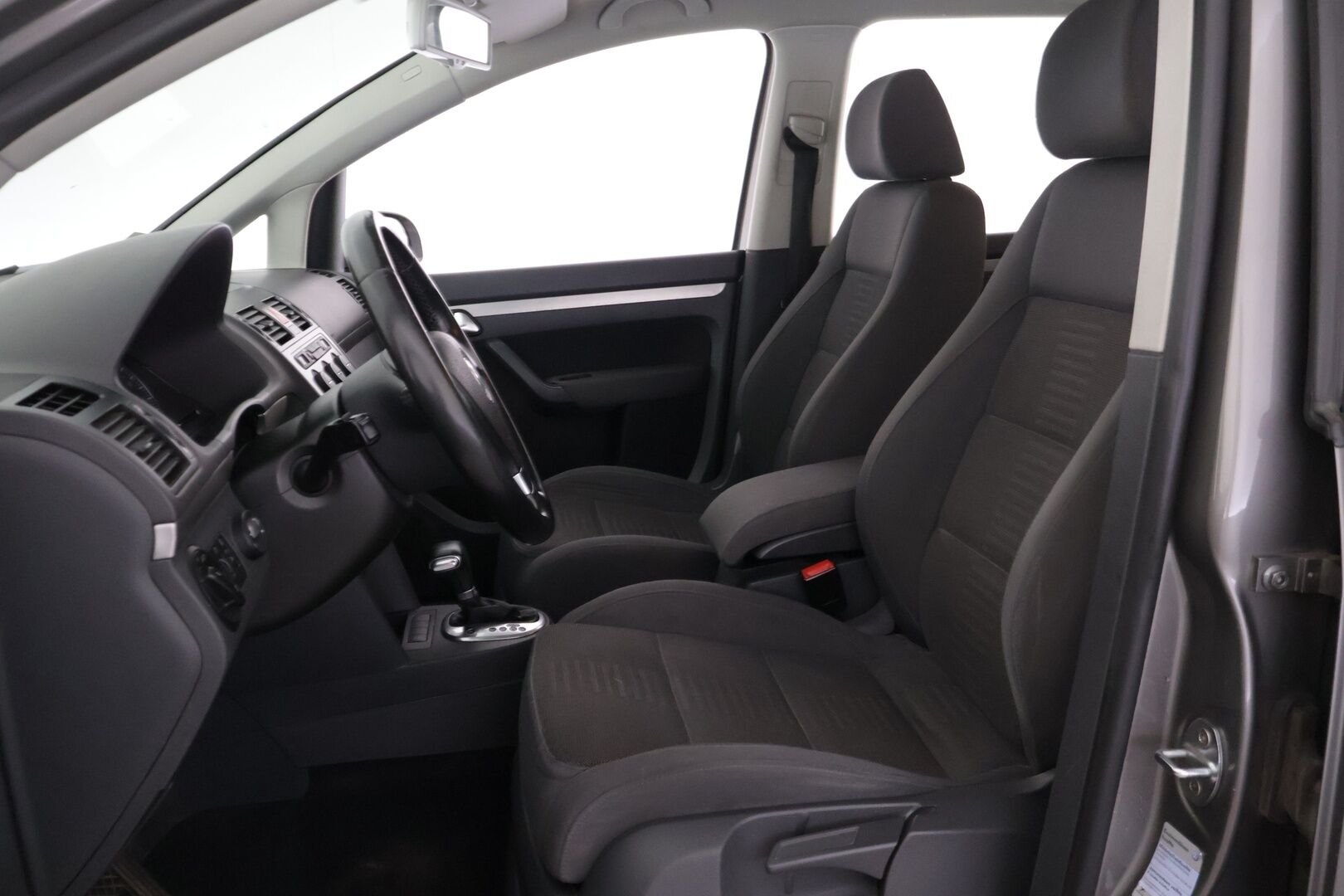 Volkswagen Touran 2007 2,0 TDI 103 kW DSG-autom. - YritysOutlet - Myydään vain yrityksille