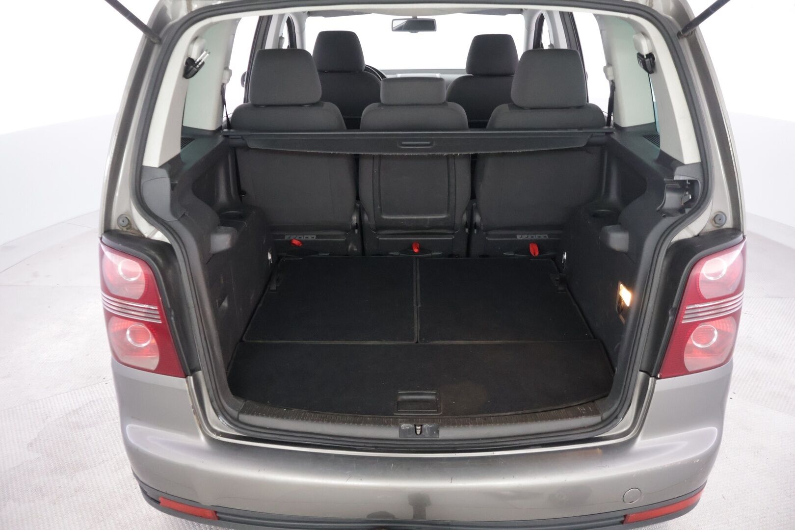 Volkswagen Touran 2007 2,0 TDI 103 kW DSG-autom. - YritysOutlet - Myydään vain yrityksille