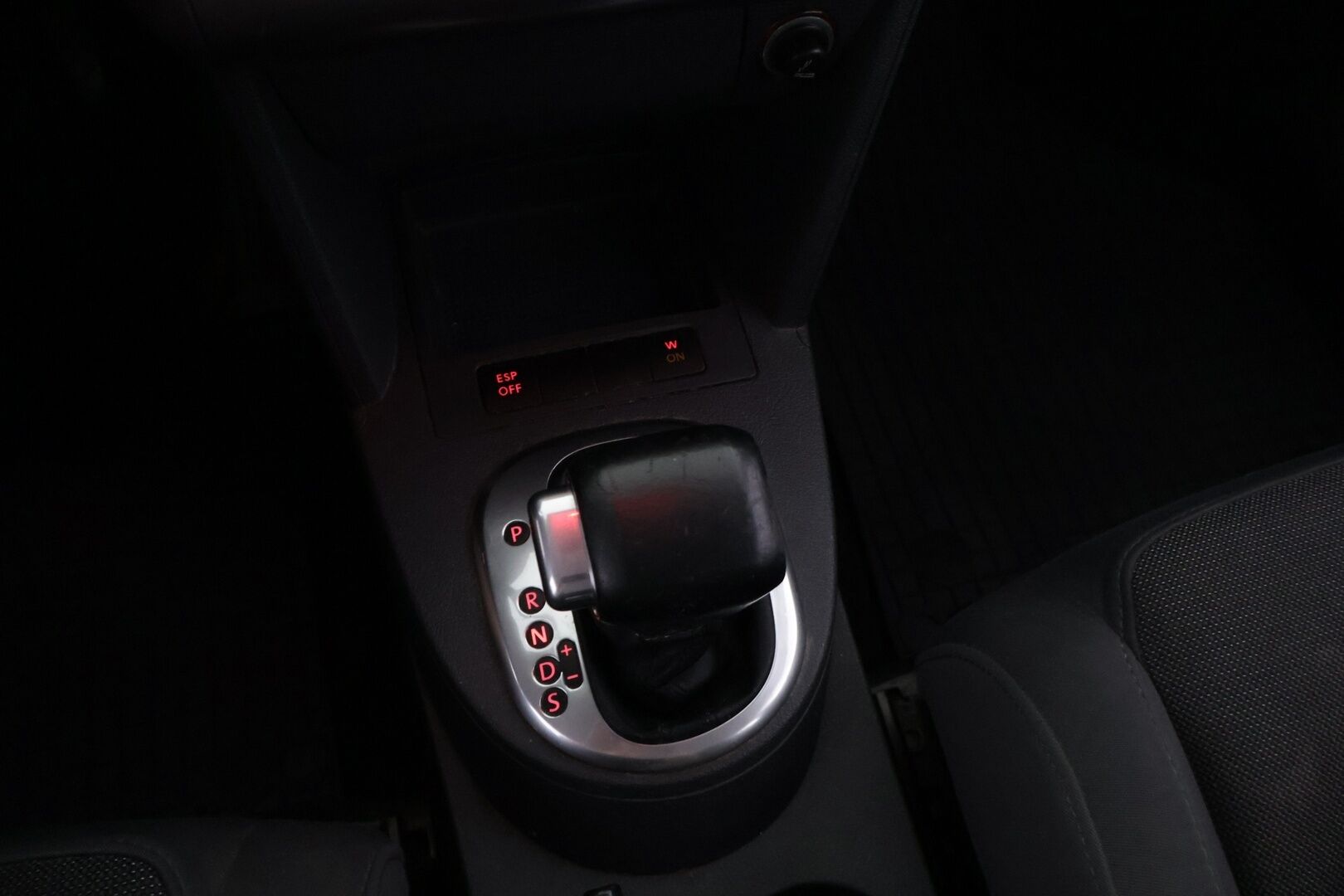 Volkswagen Touran 2007 2,0 TDI 103 kW DSG-autom. - YritysOutlet - Myydään vain yrityksille