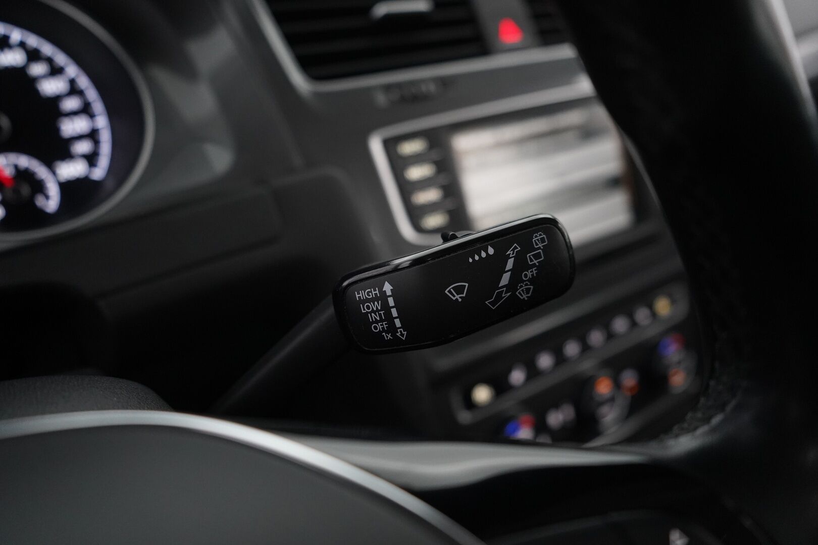Volkswagen Golf 2016 Variant Alltrack 2,0 TDI 135 kW (184 hv) 4MOTION DSG-automaatti *ACC / Webasto / Koukku / Kamera / Navi* - Juuri katsastettu /Jakopää tehty 2023 / Suomi-auto / Kahdet vanteet / Juuri huollettu