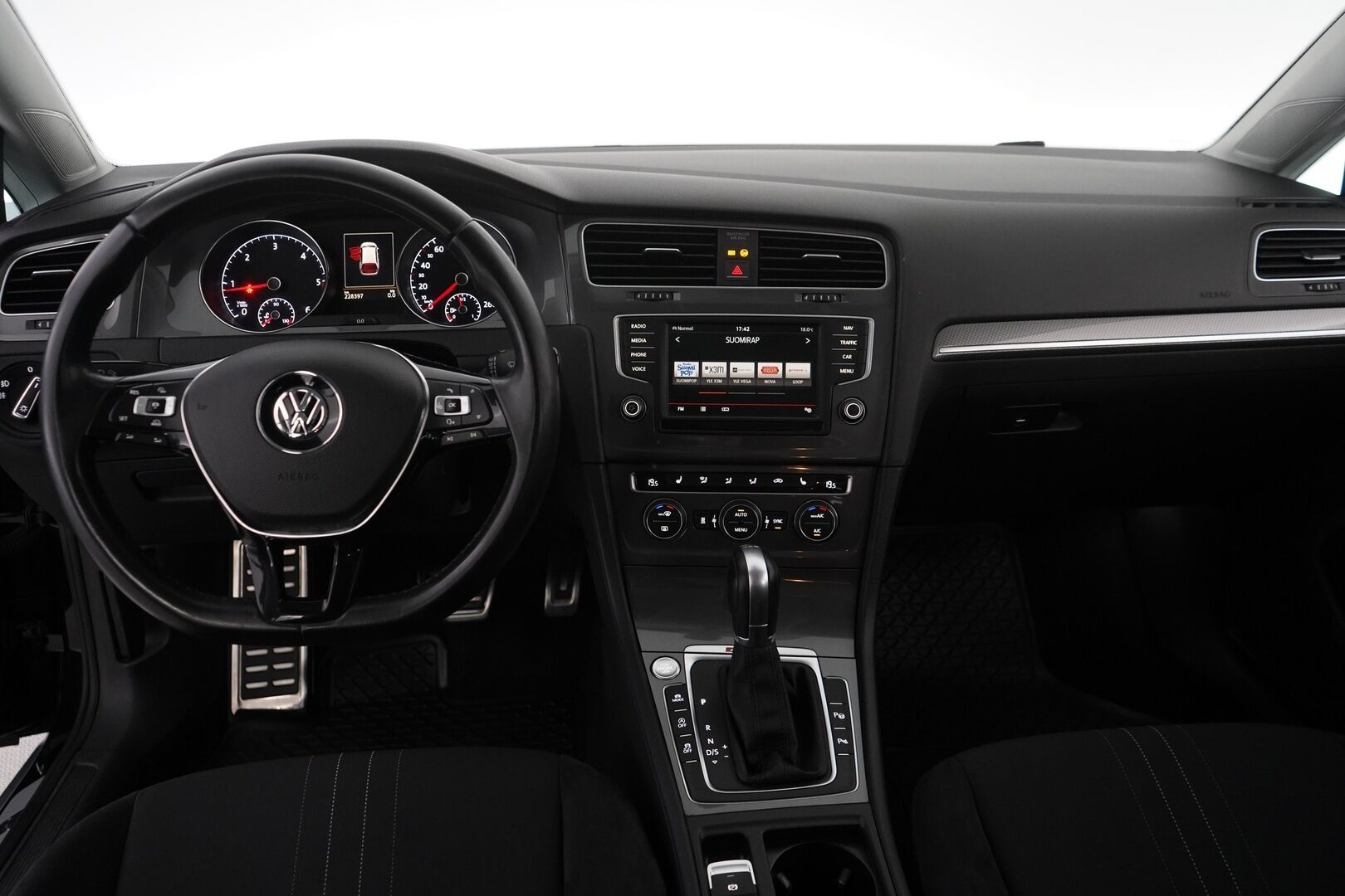 Volkswagen Golf 2016 Variant Alltrack 2,0 TDI 135 kW (184 hv) 4MOTION DSG-automaatti *ACC / Webasto / Koukku / Kamera / Navi* - Juuri katsastettu /Jakopää tehty 2023 / Suomi-auto / Kahdet vanteet / Juuri huollettu