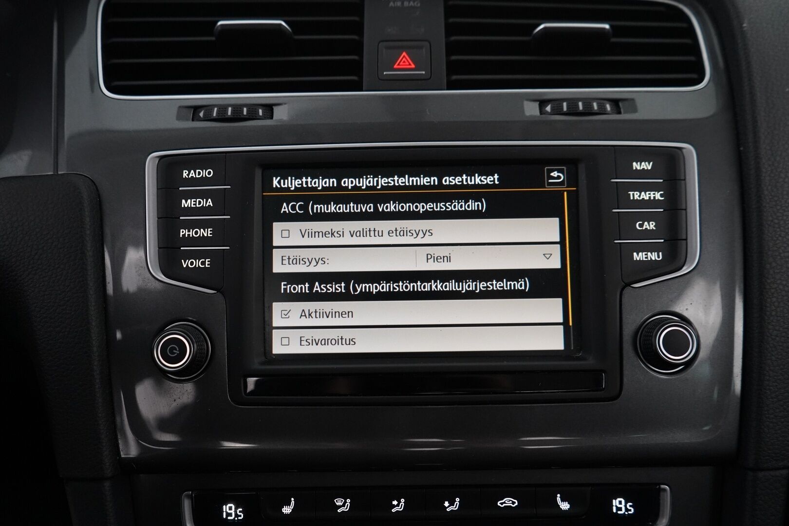Volkswagen Golf 2016 Variant Alltrack 2,0 TDI 135 kW (184 hv) 4MOTION DSG-automaatti *ACC / Webasto / Koukku / Kamera / Navi* - Juuri katsastettu /Jakopää tehty 2023 / Suomi-auto / Kahdet vanteet / Juuri huollettu