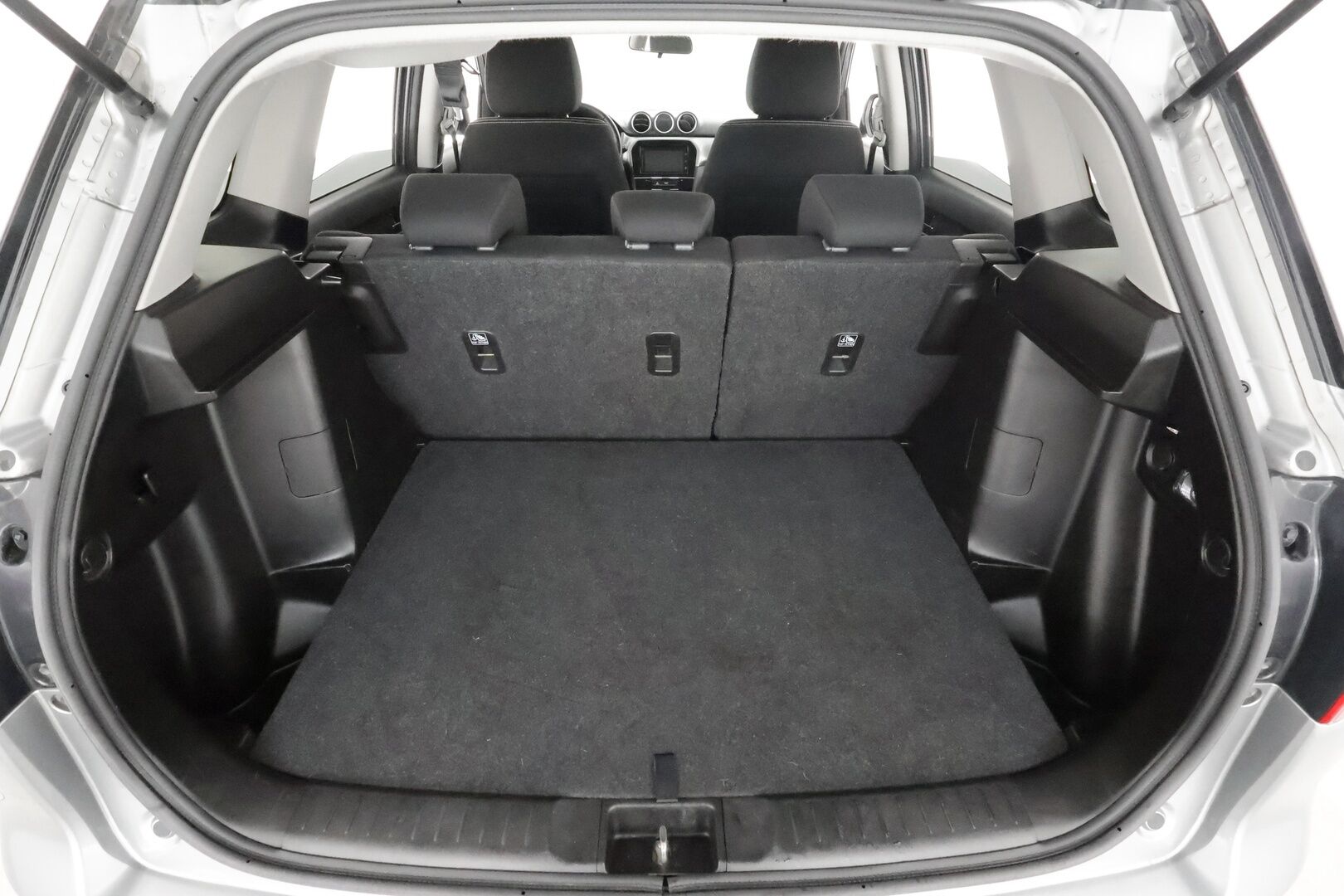 Suzuki Vitara 2016 1,6 VVT 4WD GL+ 5MT * ACC / P.kamera / Lohko+Sisä / Navi / Koukku / LED * - Suomi-auto / Kahdet renkaat aluvanteilla