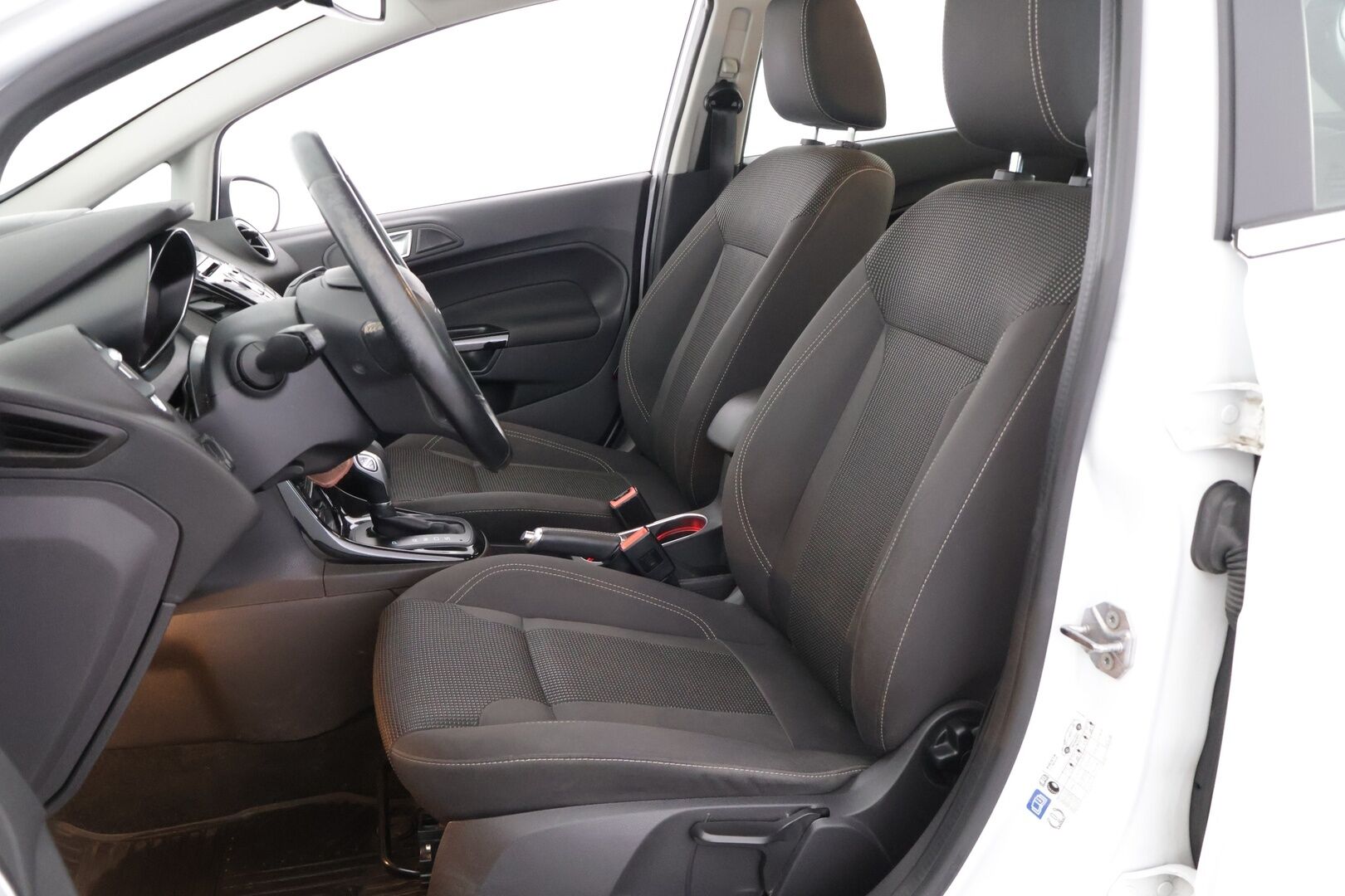 Ford Fiesta 2016 1,0 EcoBoost 100hv PowerShift A6 Titanium 5-ovinen - JAKOPÄÄ 09/24! / Hyvin huollettu ! / Juuri Leimattu! / Kahdet hyvät renkaat! HUUTOKAUPAT.COM