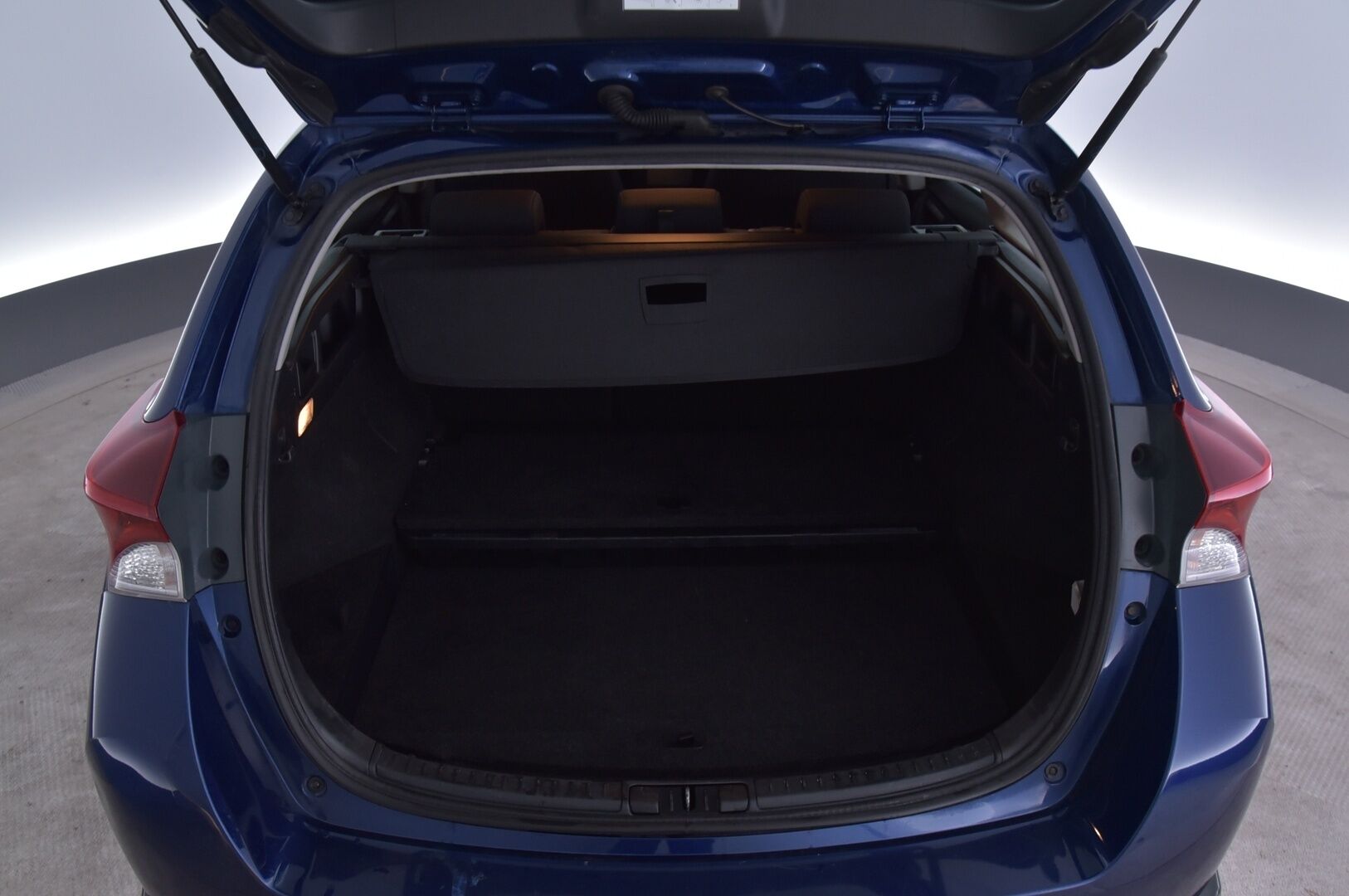 Toyota Auris 2016 Touring Sports 1,8 Hybrid Active **JUURI TULLUT!!! / Facelift! / Peruutuskamera / Vetokoukku / Vakkari / Xenon ** - *Juuri tullut* - Osta nyt, maksa vasta ensi vuonna