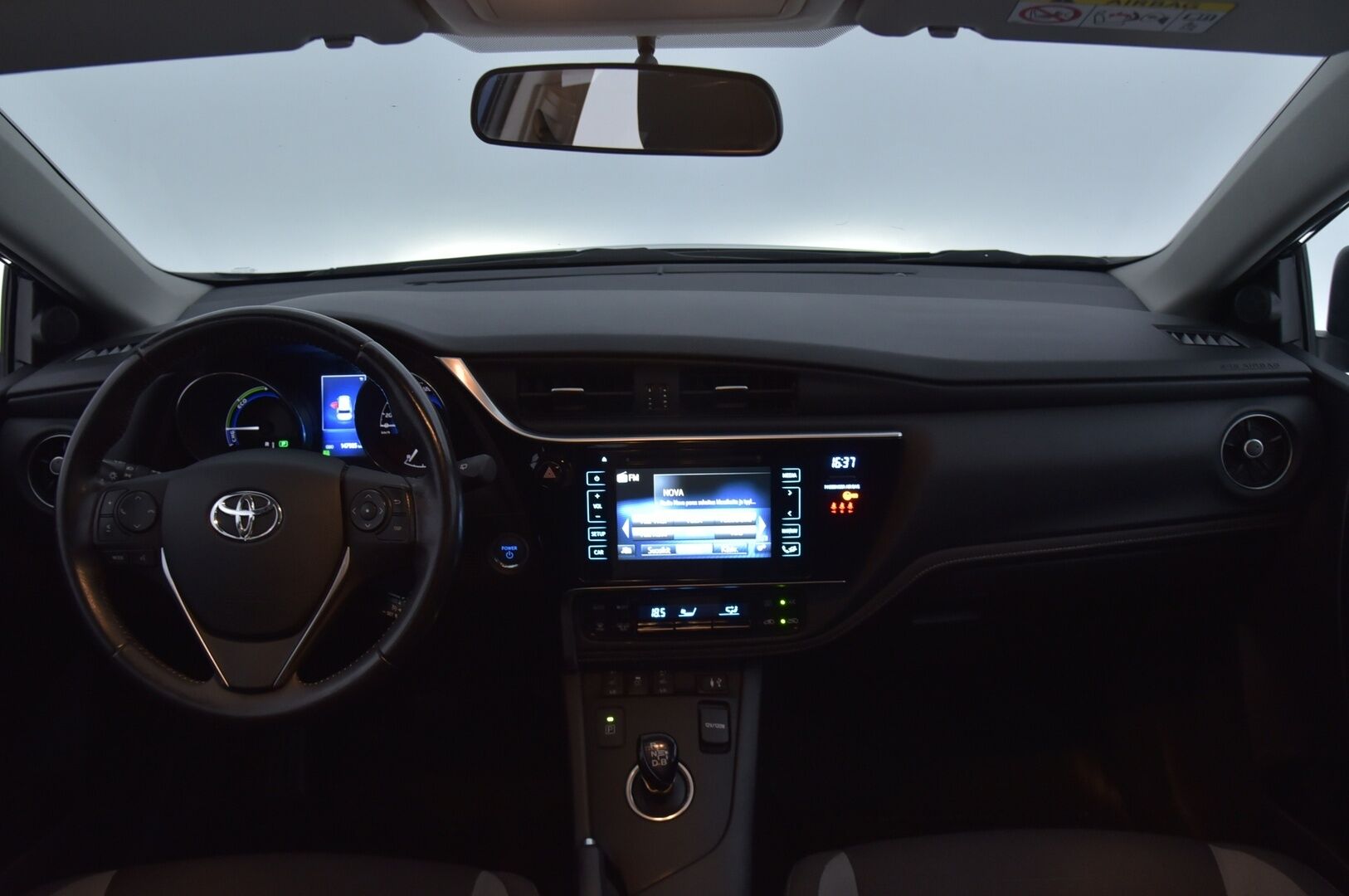 Toyota Auris 2016 Touring Sports 1,8 Hybrid Active **JUURI TULLUT!!! / Facelift! / Peruutuskamera / Vetokoukku / Vakkari / Xenon ** - *Juuri tullut* - Osta nyt, maksa vasta ensi vuonna