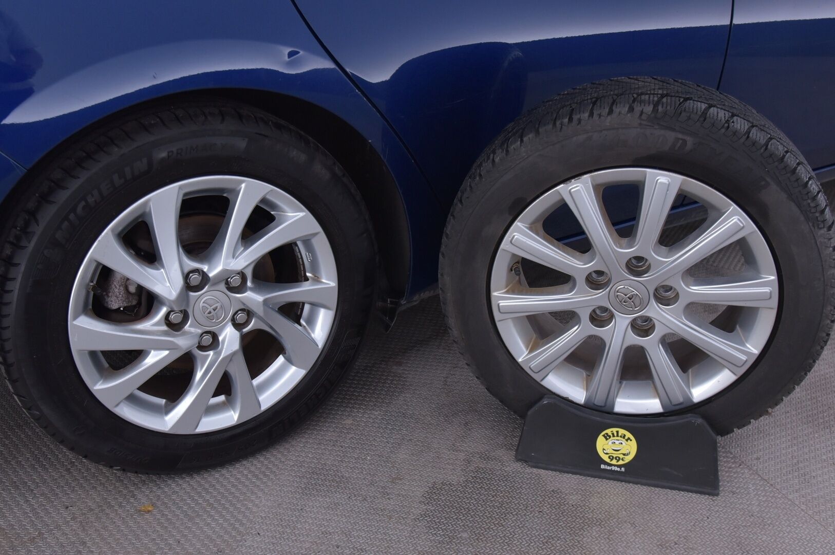 Toyota Auris 2016 Touring Sports 1,8 Hybrid Active **JUURI TULLUT!!! / Facelift! / Peruutuskamera / Vetokoukku / Vakkari / Xenon ** - *Juuri tullut* - Osta nyt, maksa vasta ensi vuonna