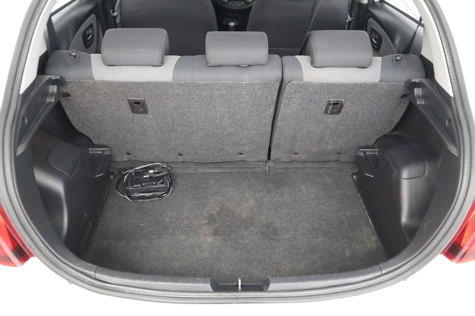 Toyota Yaris 2016 1,5 Hybrid Active** P-Kamera / Toyota Online / Kahdet renkaat** - Huoltokirja / Alu- vanteet