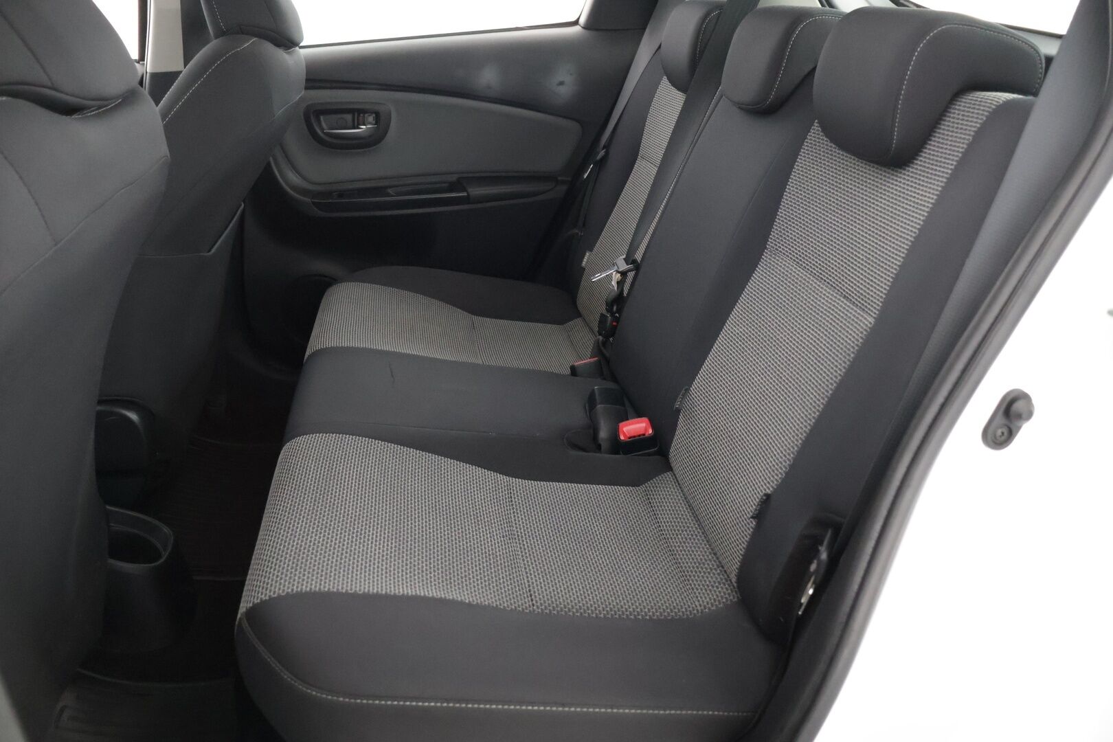 Toyota Yaris 2016 1,5 Hybrid Active** P-Kamera / Toyota Online / Kahdet renkaat** - Huoltokirja / Alu- vanteet