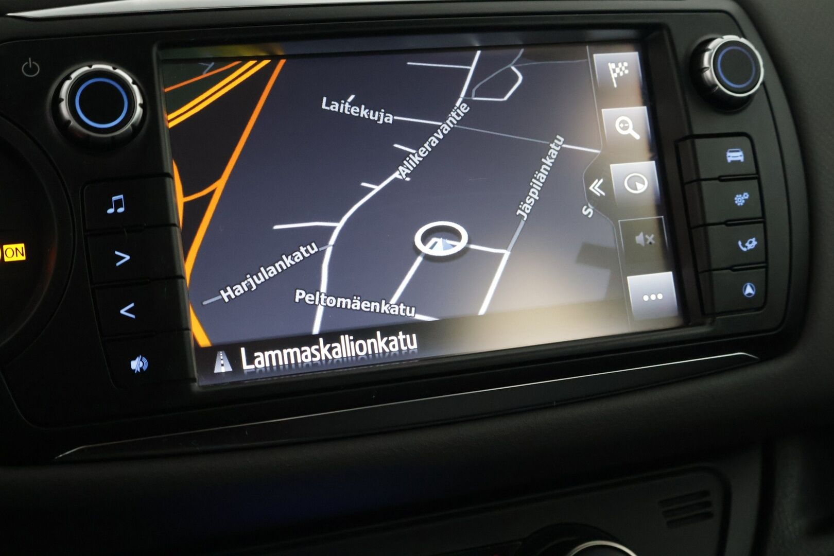 Toyota Yaris 2016 1,5 Hybrid Active** P-Kamera / Toyota Online / Kahdet renkaat** - Huoltokirja / Alu- vanteet