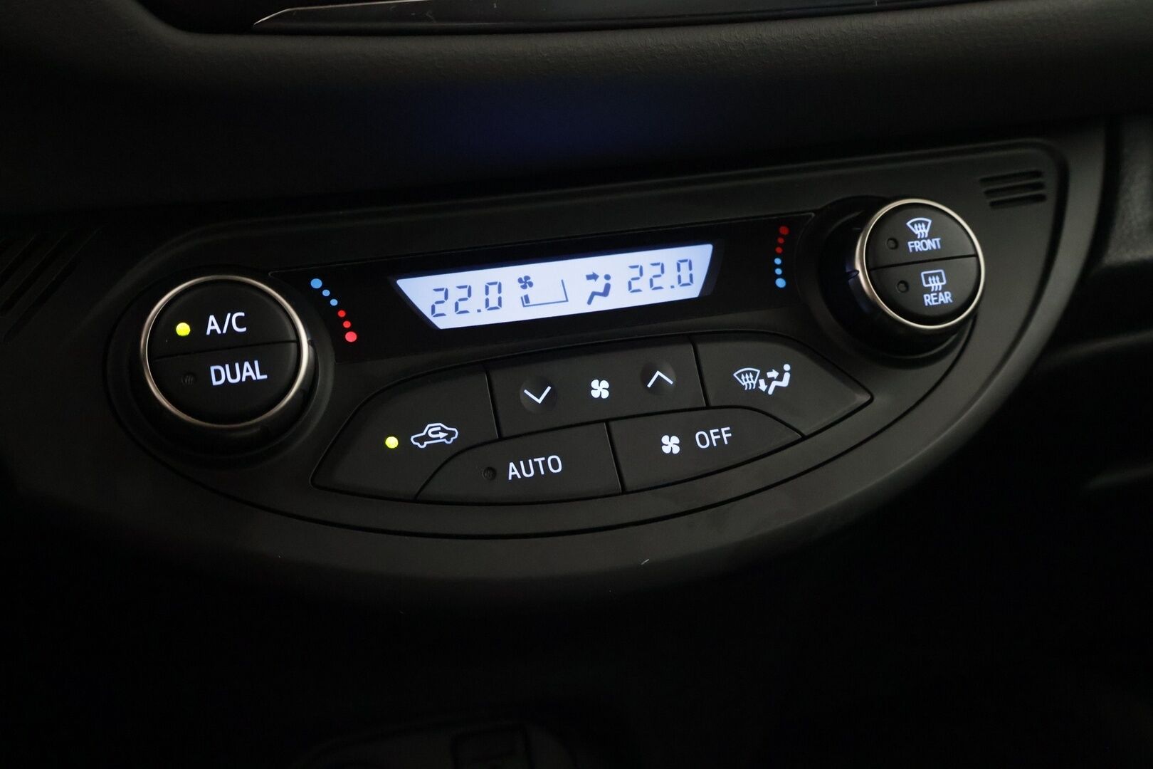 Toyota Yaris 2016 1,5 Hybrid Active** P-Kamera / Toyota Online / Kahdet renkaat** - Huoltokirja / Alu- vanteet