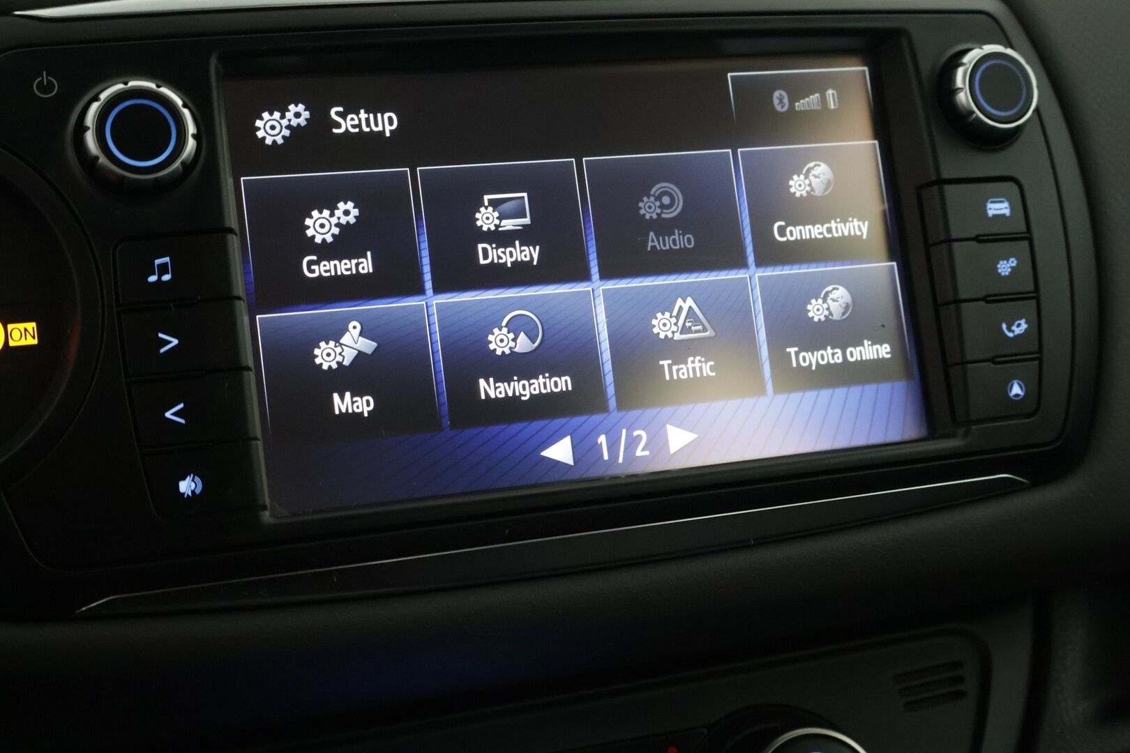 Toyota Yaris 2016 1,5 Hybrid Active** P-Kamera / Toyota Online / Kahdet renkaat** - Huoltokirja / Alu- vanteet