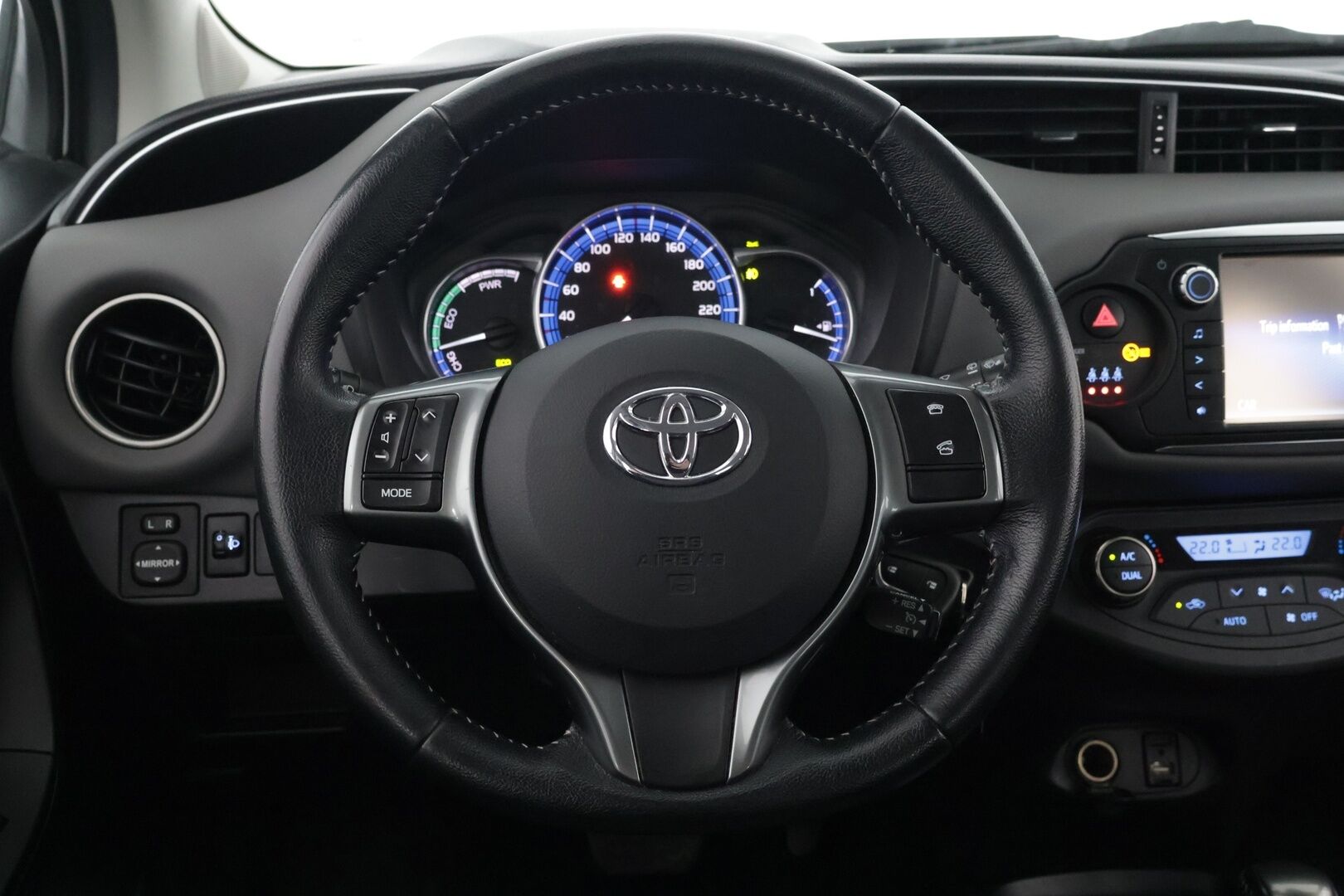 Toyota Yaris 2016 1,5 Hybrid Active** P-Kamera / Toyota Online / Kahdet renkaat** - Huoltokirja / Alu- vanteet