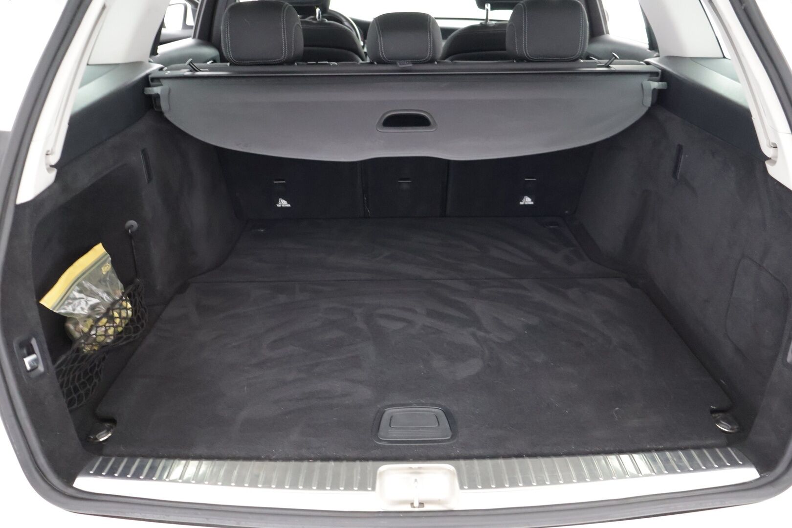 Mercedes-Benz C 2016 180 T A Premium Business - Juuri huollettu! | Suomi-auto | Vakkari | Lohko | ILS-LED | 2x Renkaat