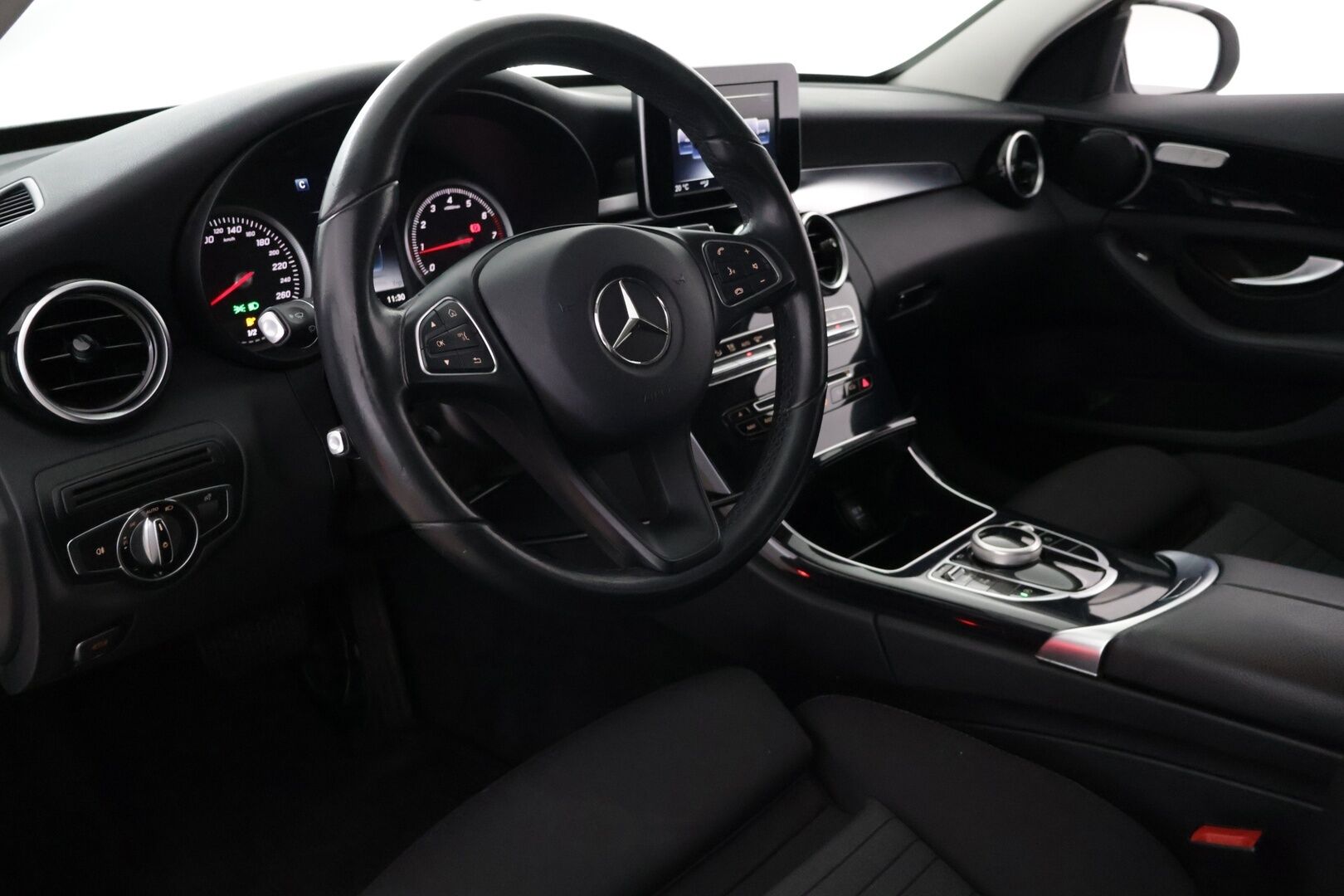 Mercedes-Benz C 2016 180 T A Premium Business - Juuri huollettu! | Suomi-auto | Vakkari | Lohko | ILS-LED | 2x Renkaat