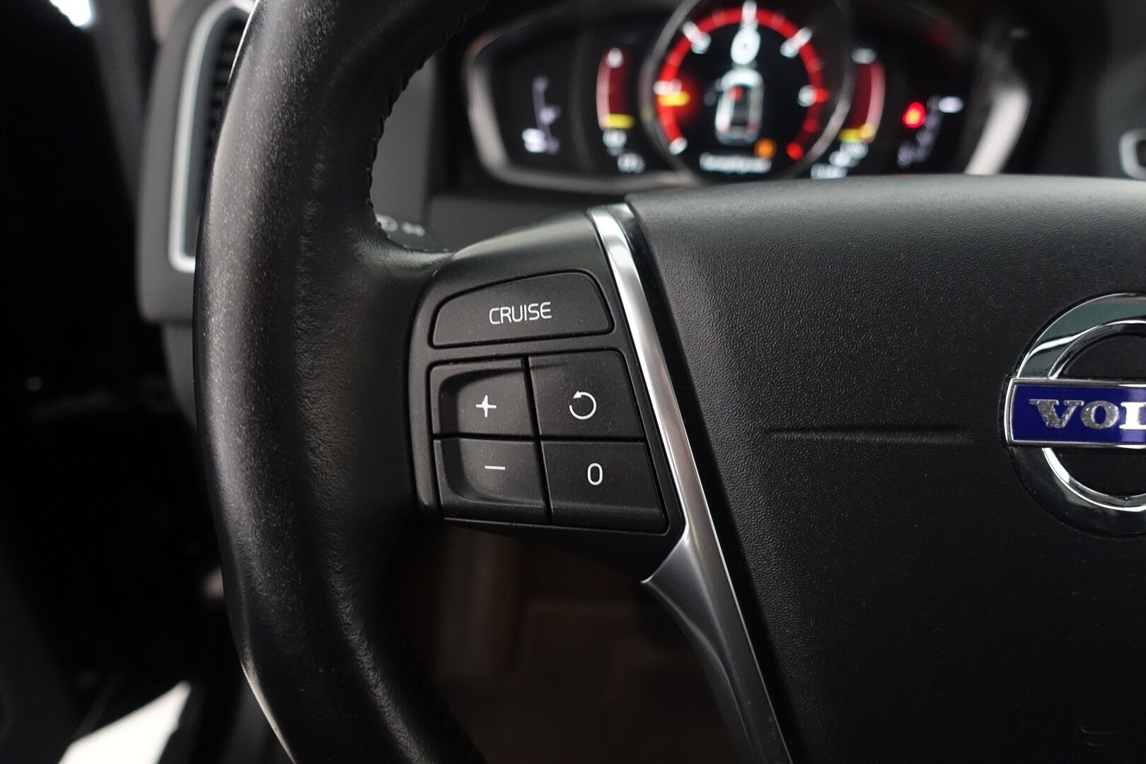 Volvo XC60 2017 XC60 D4 Summum aut - ** | Webasto | Digimittaristo | Panorama | Nahkasisusta | Suomi-auto | Ei Ad-blue | Tutkat | Muistipenkki | Keyless | Bluetooth | 2x renkaat & vanteet | **