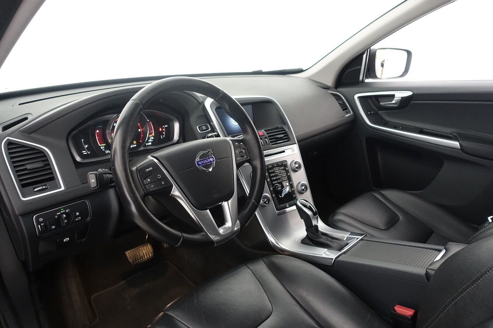 Volvo XC60 2017 XC60 D4 Summum aut - ** | Webasto | Digimittaristo | Panorama | Nahkasisusta | Suomi-auto | Ei Ad-blue | Tutkat | Muistipenkki | Keyless | Bluetooth | 2x renkaat & vanteet | **