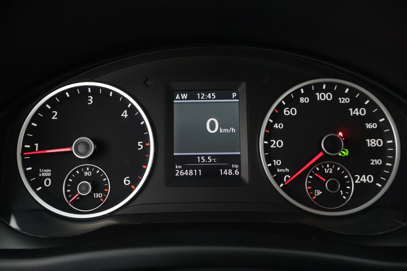 Volkswagen Tiguan 2011 Sport & Style 2,0 TDI 103 kW (140 hv) BlueMotion Technology 4MOTION DSG-aut ** Webasto / Vakkari / Koukku / Bluetooth