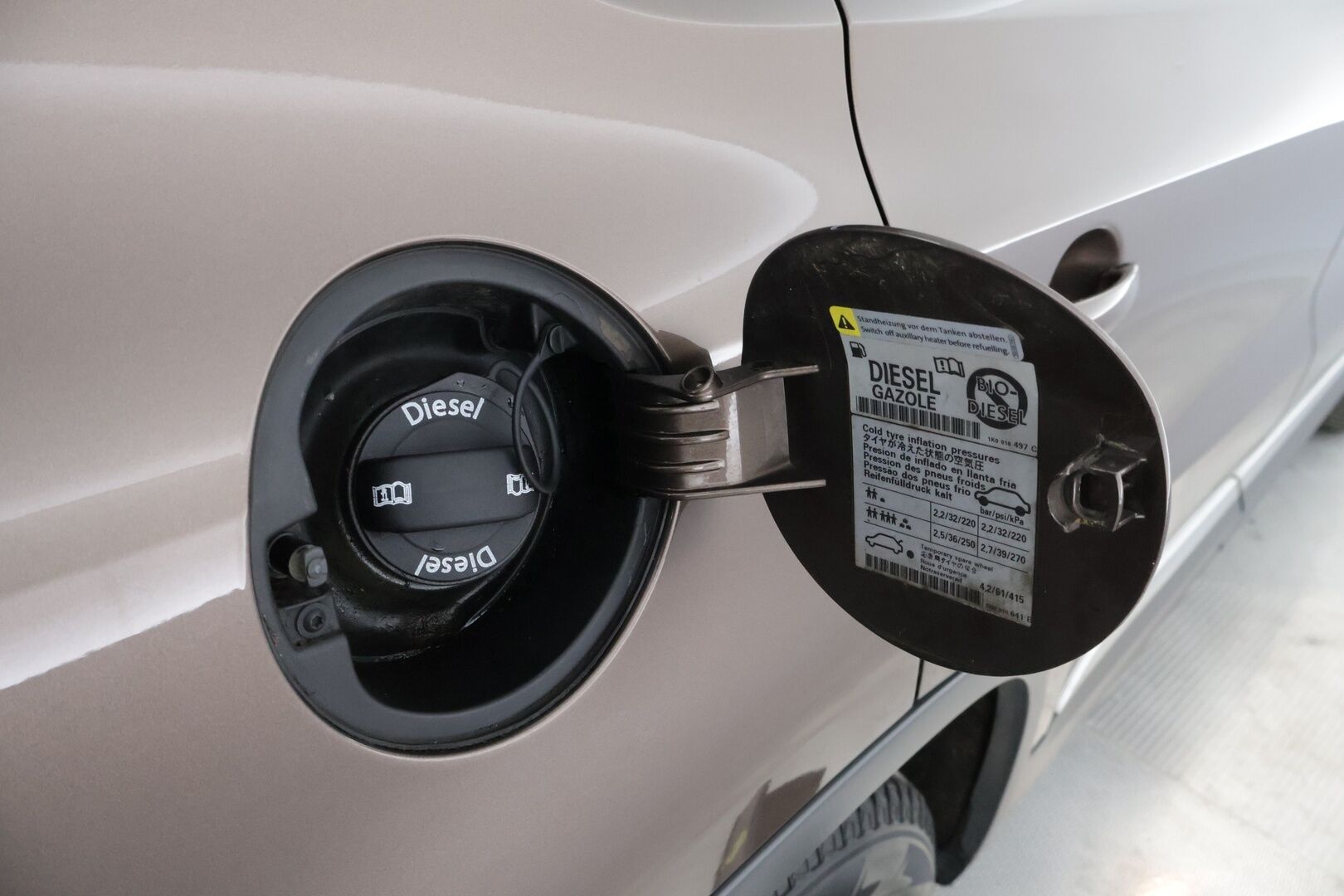 Volkswagen Tiguan 2011 Sport & Style 2,0 TDI 103 kW (140 hv) BlueMotion Technology 4MOTION DSG-aut ** Webasto / Vakkari / Koukku / Bluetooth