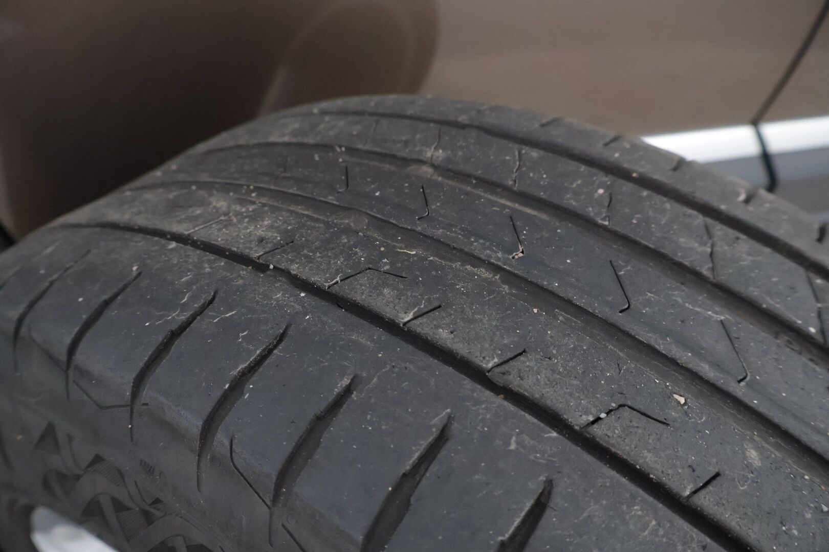 Volkswagen Tiguan 2011 Sport & Style 2,0 TDI 103 kW (140 hv) BlueMotion Technology 4MOTION DSG-aut ** Webasto / Vakkari / Koukku / Bluetooth