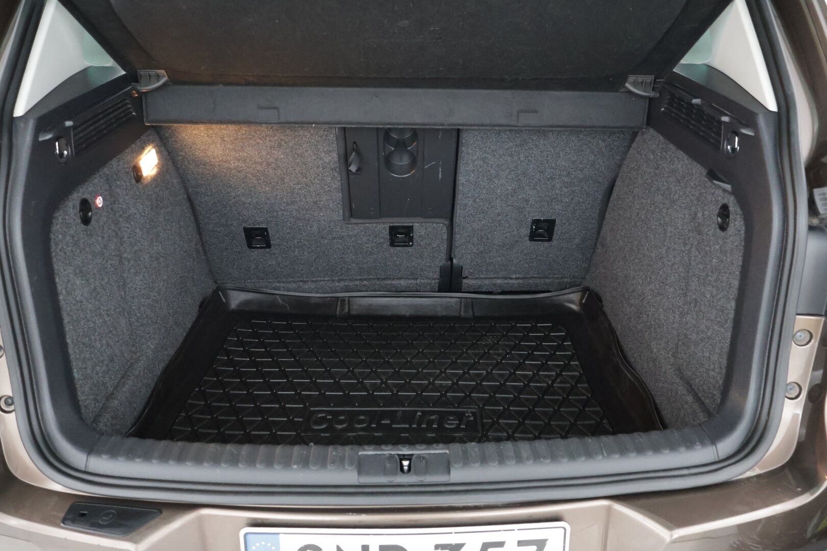 Volkswagen Tiguan 2011 Sport & Style 2,0 TDI 103 kW (140 hv) BlueMotion Technology 4MOTION DSG-aut ** Webasto / Vakkari / Koukku / Bluetooth