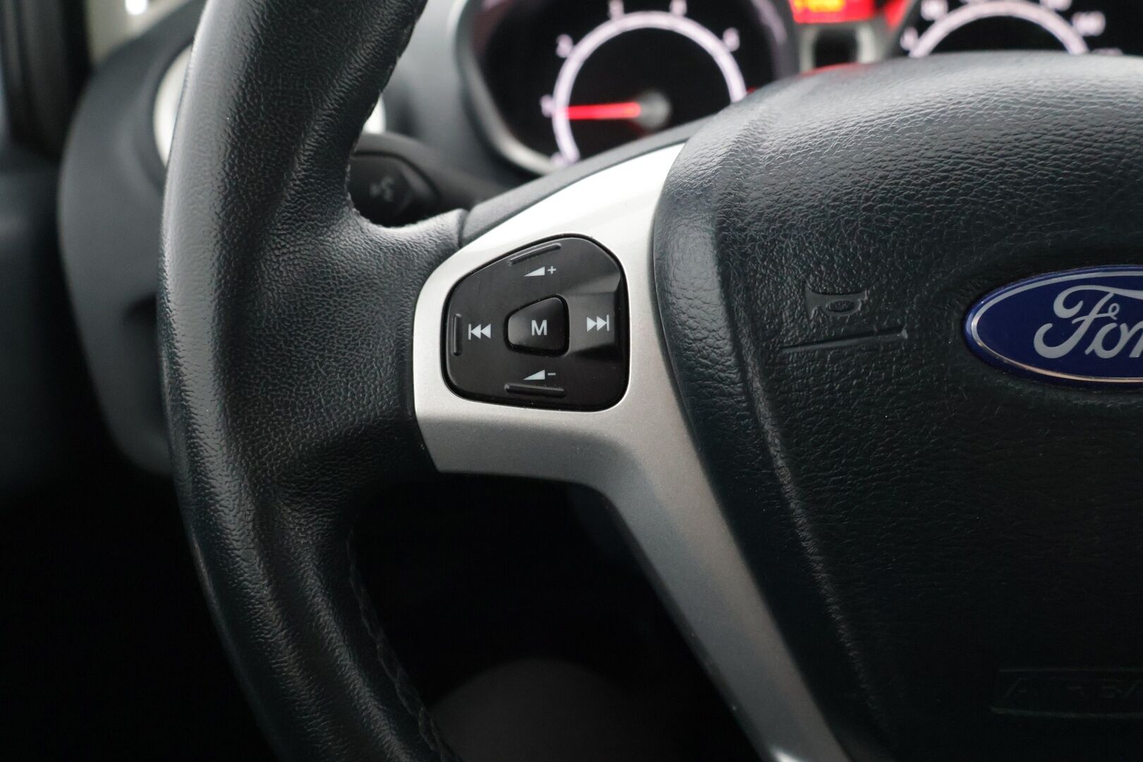 Ford Fiesta 2012 1,25 82 hv Titanium M5 5-ovinen *MYYDÄÄN HUUTOKAUPAT.COM*