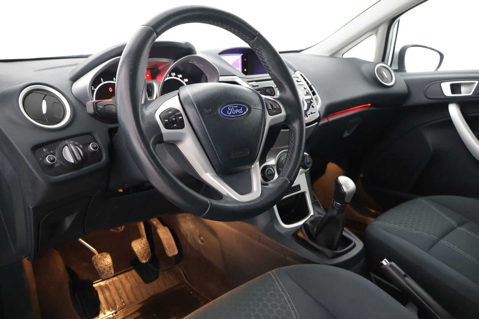 Ford Fiesta 2012 1,25 82 hv Titanium M5 5-ovinen *MYYDÄÄN HUUTOKAUPAT.COM*