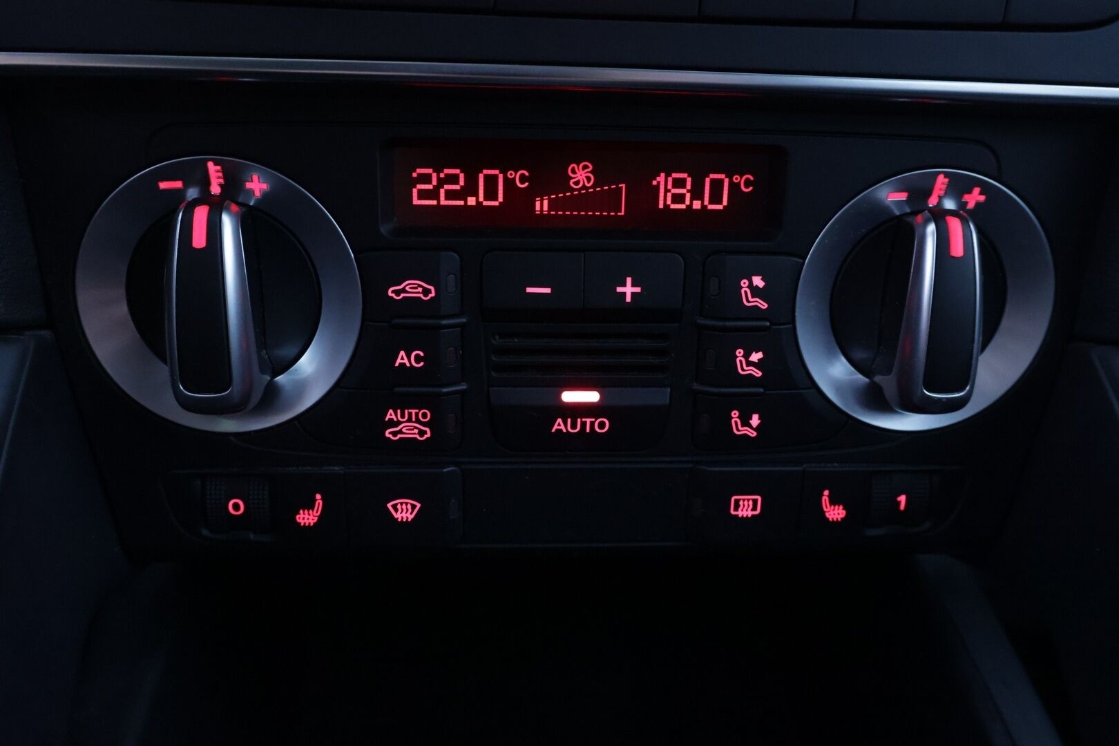 Audi A3 2012 Sportback Attraction Business 1,6 TDI e (DPF) 77 kW Start-Stop - *Myydään huutokaupat.com* - KORKO VAIN 3,99 %