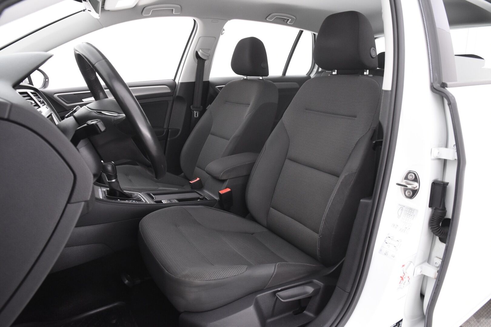 Volkswagen Golf 2015 Comfortline 1,0 TSI 85 kW (115 hv) BLUEMOTION DSG-automaatti - | Vakkari! | Bluetooth! | 2x Renkaat! | Suomi-Auto! | Koukku! | Jakopää tehty! | 