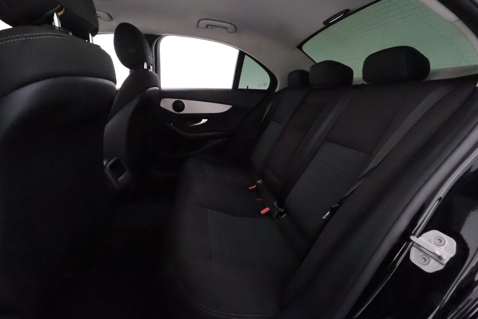 Mercedes-Benz C 2015 200 BlueTec A Premium Business * Vetokoukku / Lohkolämmitin / LED / Sporttipenkit / Vakkari - Suomi-auto / Kahdet Renkaat / 2x Renkaat alkuperäisvantein!