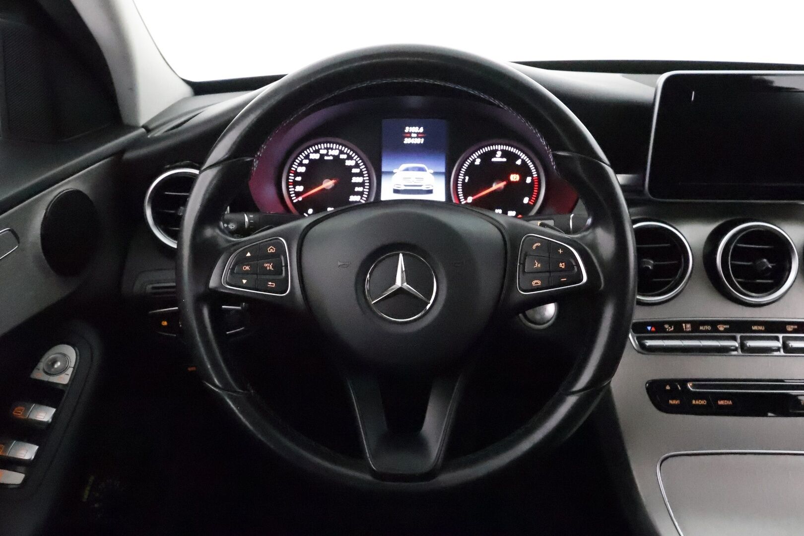 Mercedes-Benz C 2015 200 BlueTec A Premium Business * Vetokoukku / Lohkolämmitin / LED / Sporttipenkit / Vakkari - Suomi-auto / Kahdet Renkaat / 2x Renkaat alkuperäisvantein!