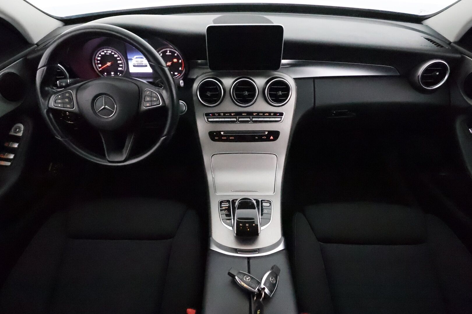 Mercedes-Benz C 2015 200 BlueTec A Premium Business * Vetokoukku / Lohkolämmitin / LED / Sporttipenkit / Vakkari - Suomi-auto / Kahdet Renkaat / 2x Renkaat alkuperäisvantein!