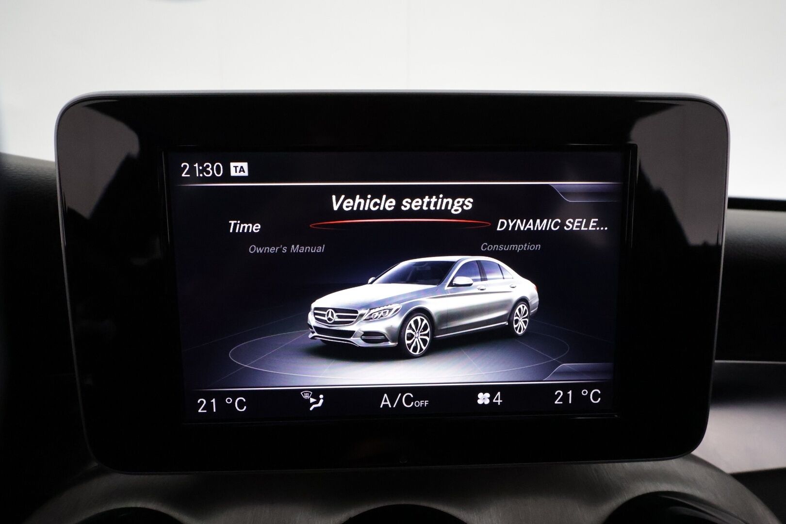 Mercedes-Benz C 2015 200 BlueTec A Premium Business * Vetokoukku / Lohkolämmitin / LED / Sporttipenkit / Vakkari - Suomi-auto / Kahdet Renkaat / 2x Renkaat alkuperäisvantein!
