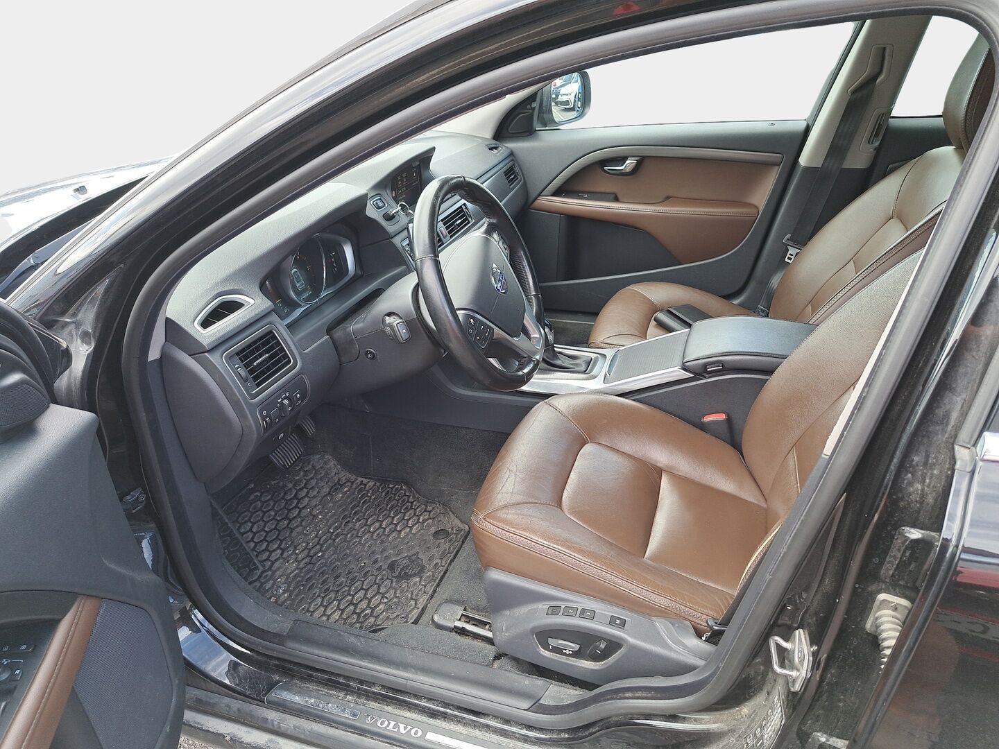 Volvo XC70 2016 D5 AWD Business Classic aut - Suomiauto | Webasto | Adapt.Vakkari | Ruskeat Nahat | Koukku | Digimittari | High Perf Audio | Supervarusteet!